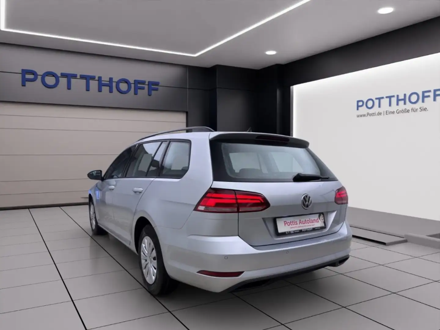 Volkswagen Golf Variant 1.0 TSI KLIMA PDC NAVI Silber - 2