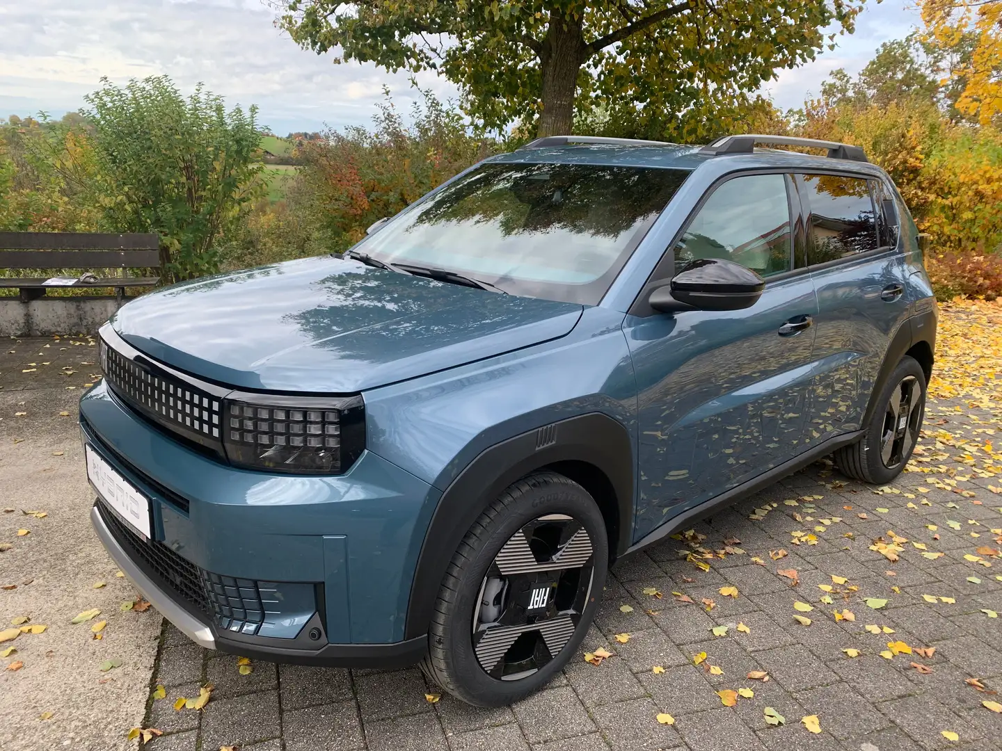 Fiat Grande Panda 1.2 La Prima Mild-Hybrid 110PS Blau - 1