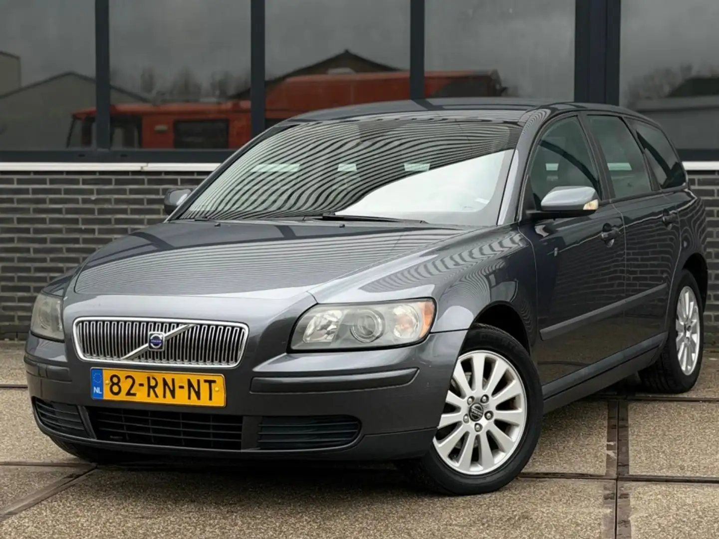 Volvo V50 1.8 Elite |Airco |Nieuwe APK |CruiseC Grau - 2
