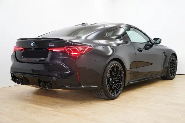 BMW M4 view 14