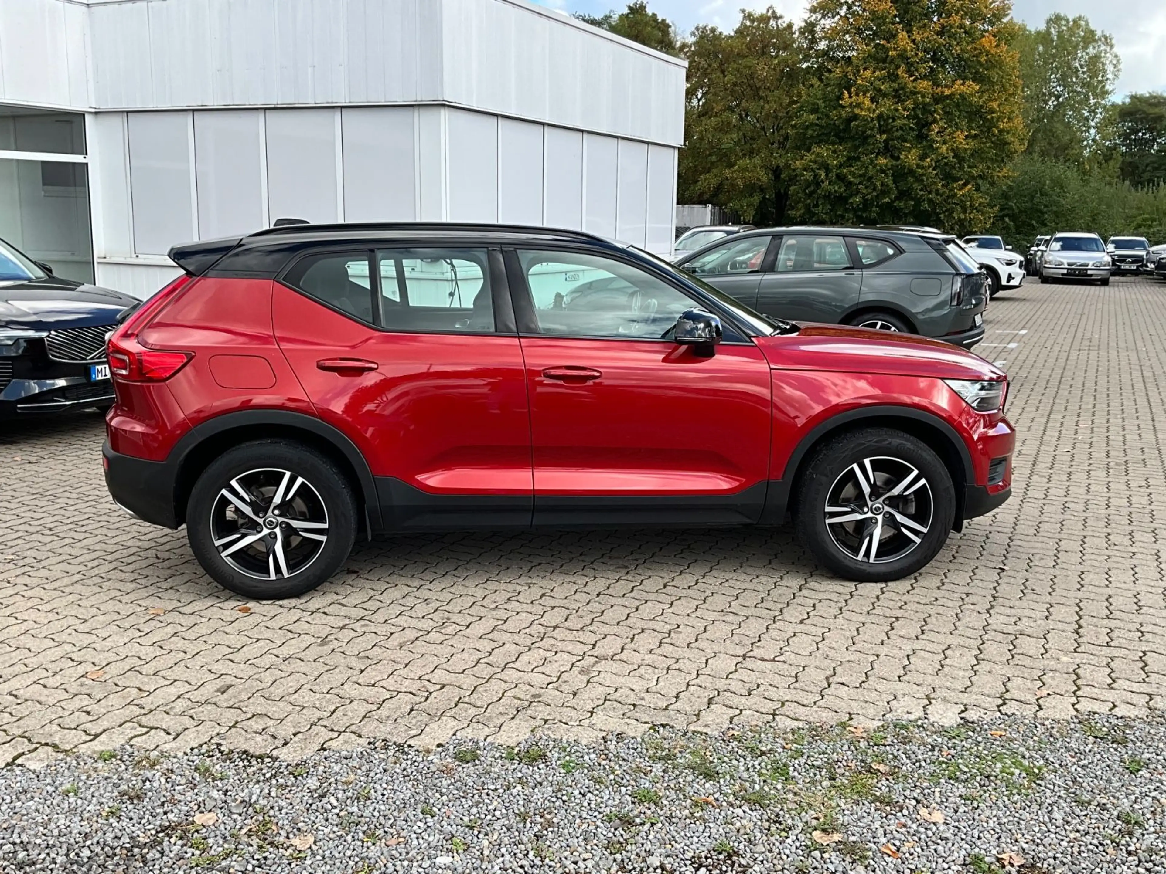 Volvo XC40 D4 AWD R Design — photo 7