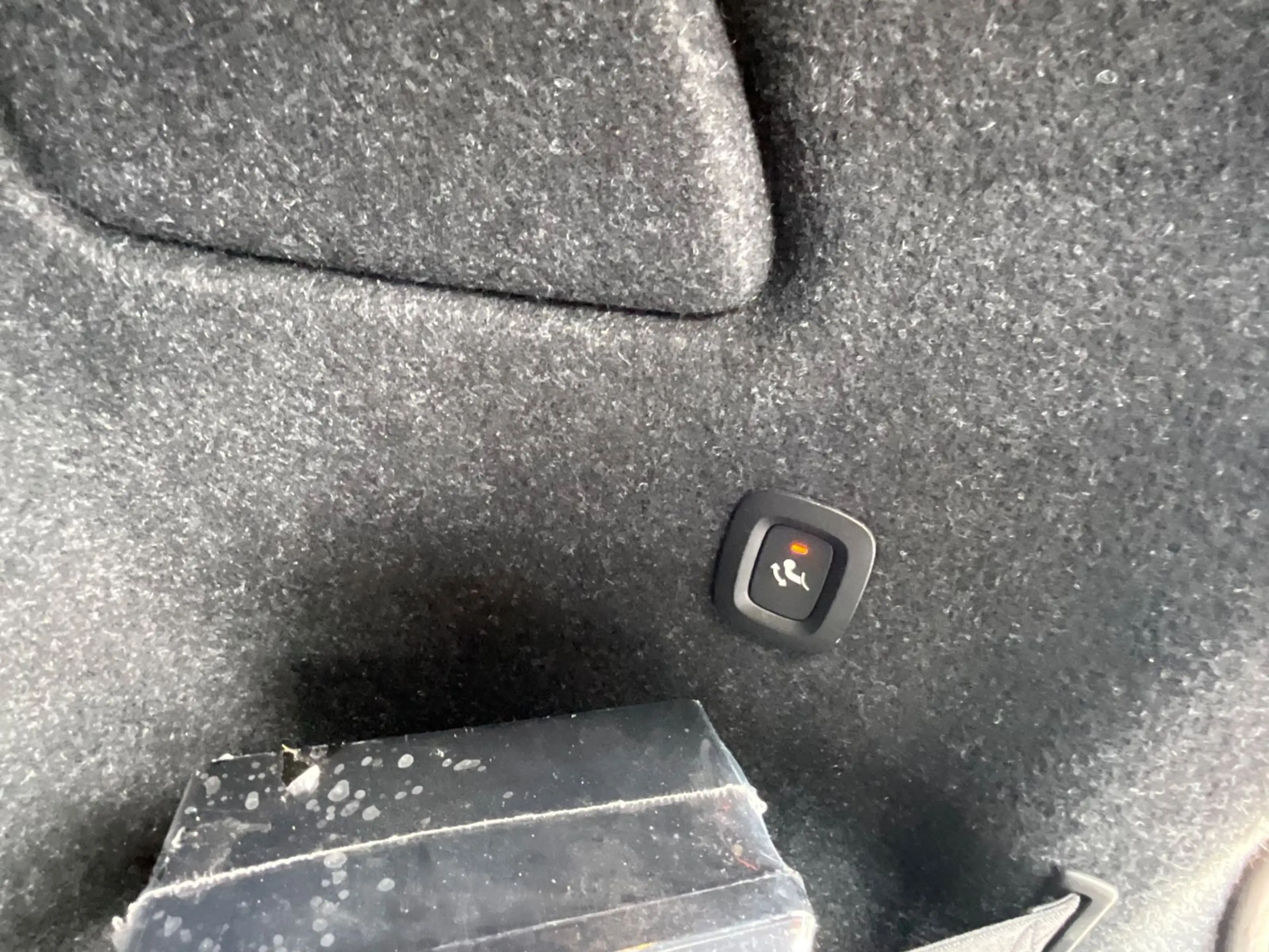 Volvo XC40 D4 AWD R Design — photo 15