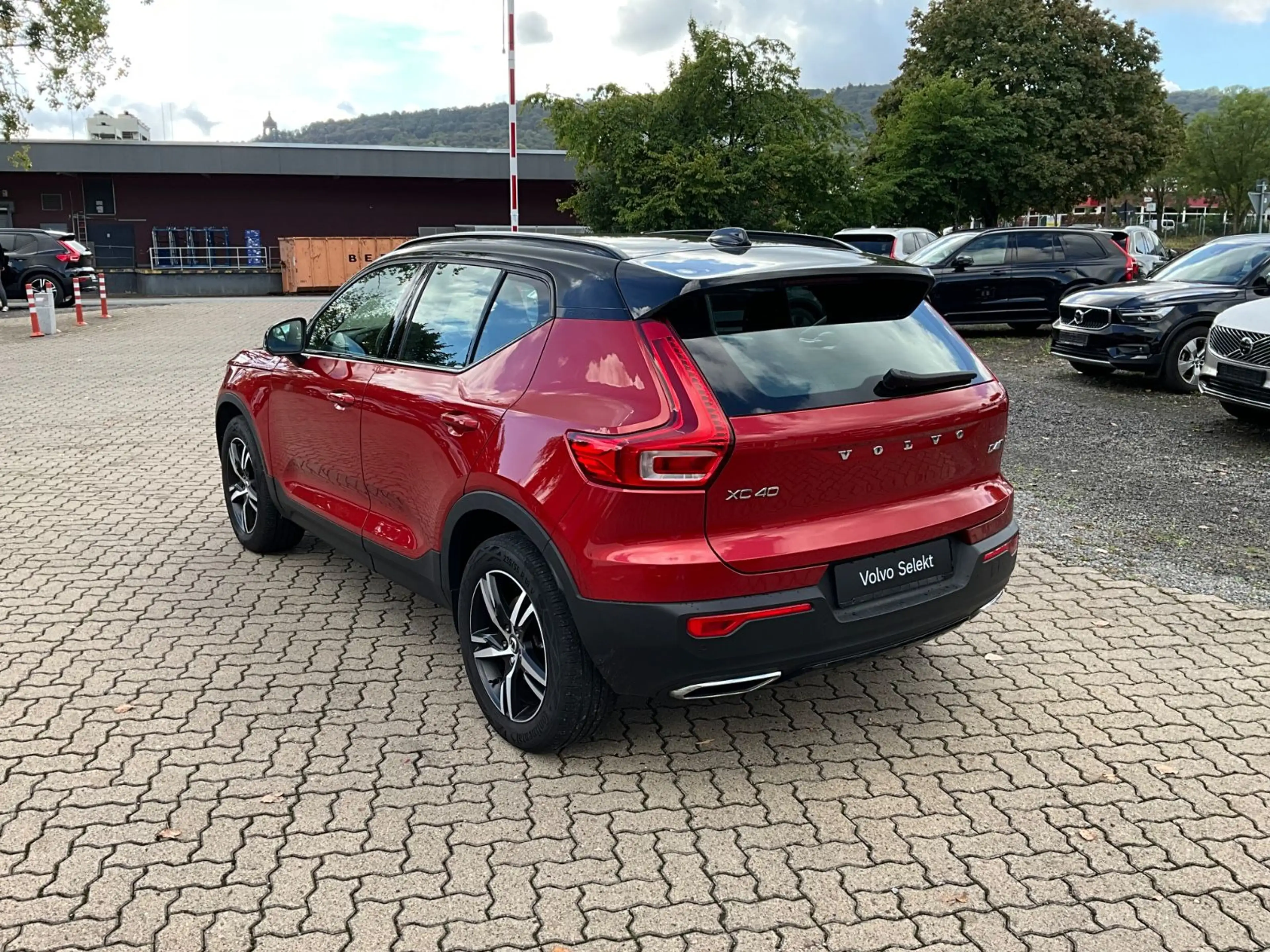 Volvo XC40 D4 AWD R Design — photo 4