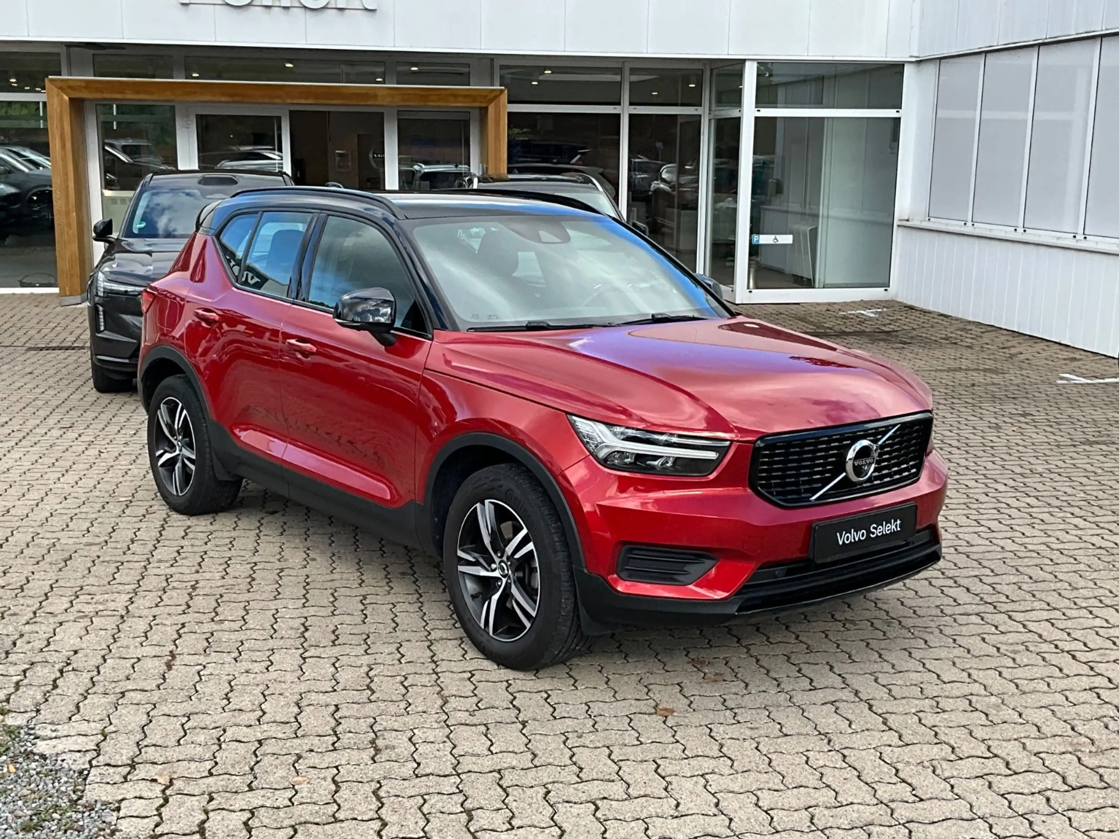 Volvo XC40 D4 AWD R Design — photo 8
