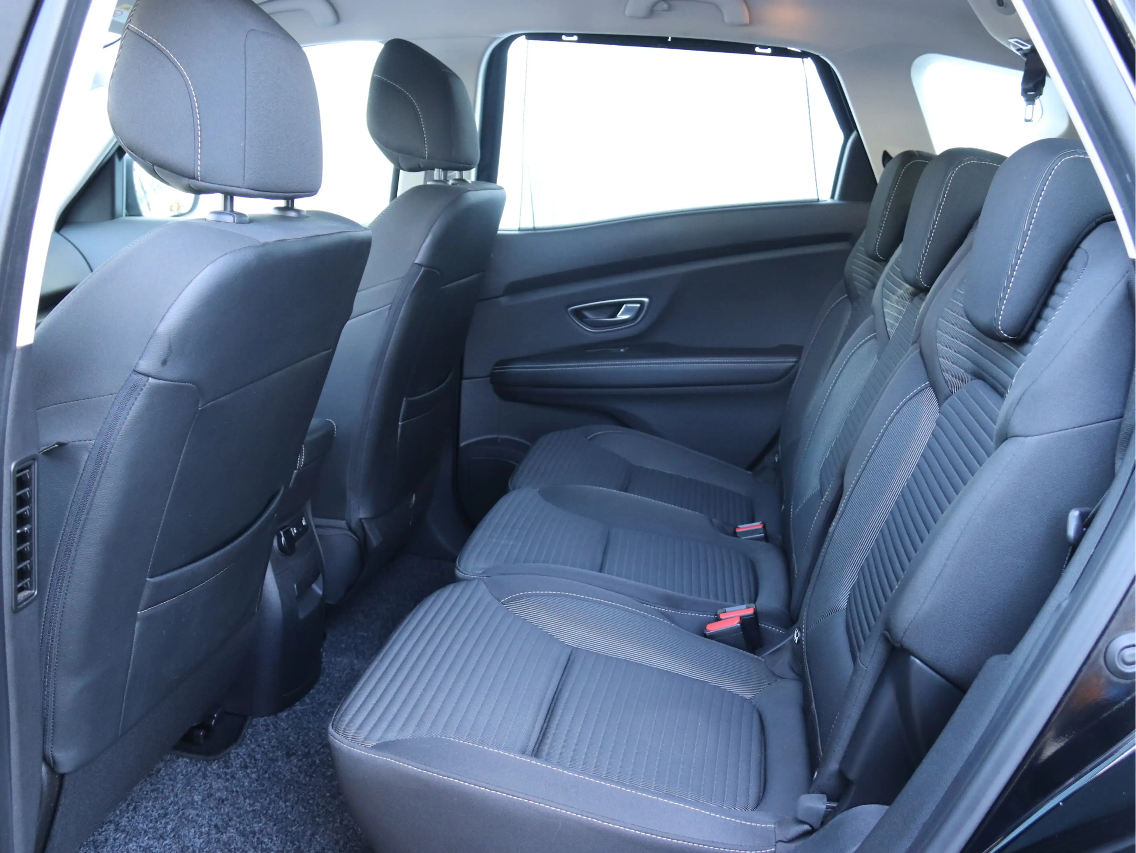 Renault Scenic 1.3 TCe 140 Limited EDC AUTOMAAT / CRUISE / TREKHA — photo 7