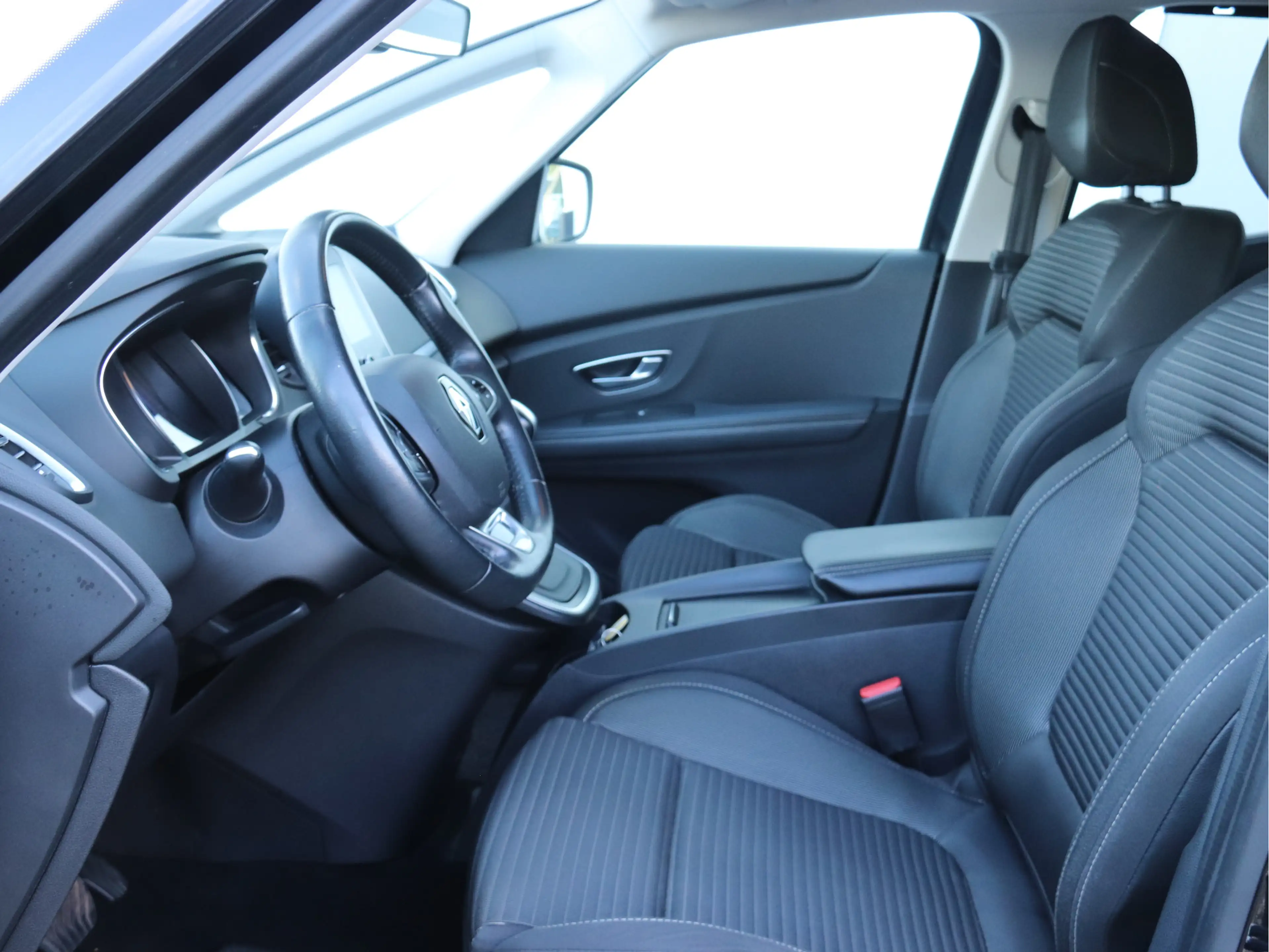 Renault Scenic 1.3 TCe 140 Limited EDC AUTOMAAT / CRUISE / TREKHA — photo 6