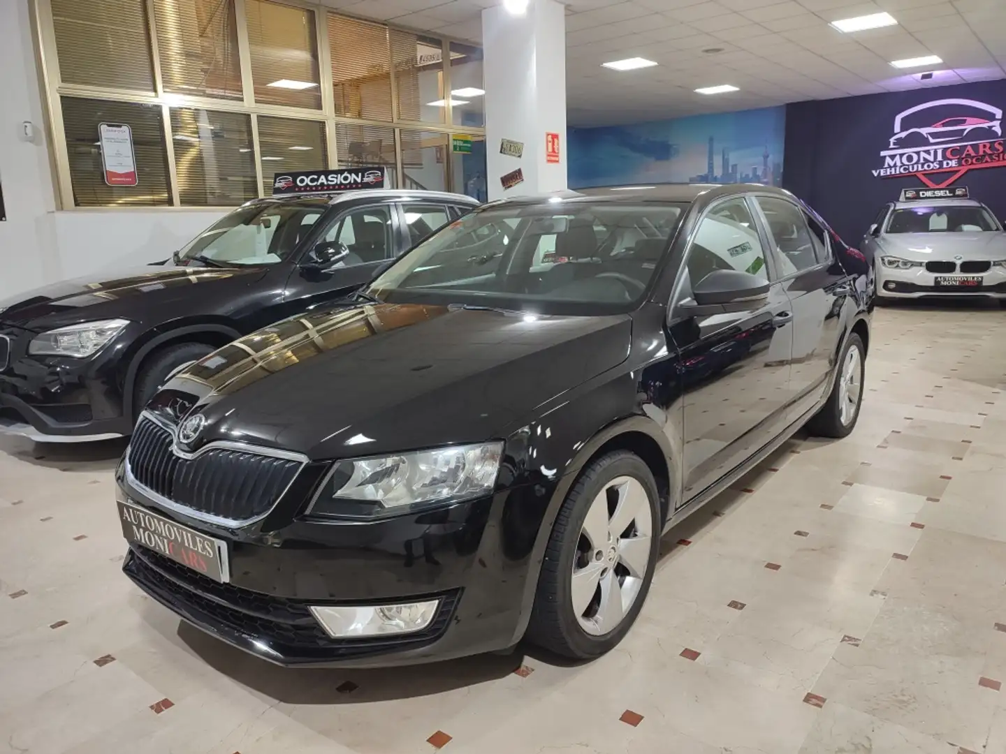 Skoda Octavia 1.6TDI CR Active 110 Noir - 1