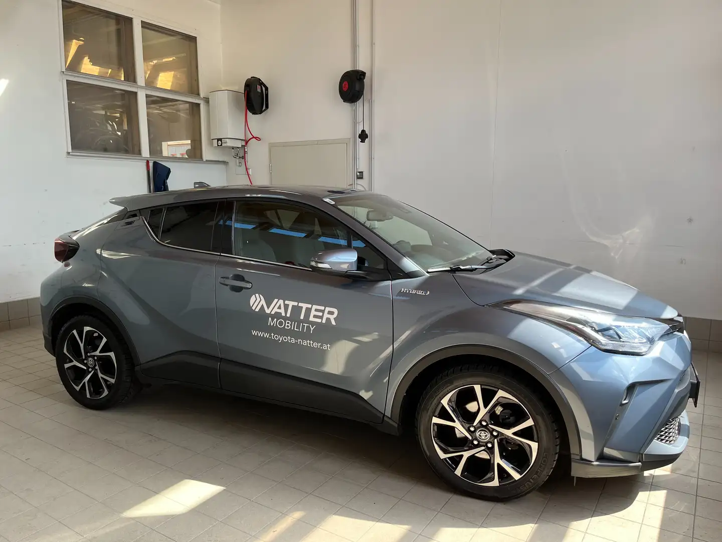 Toyota C-HR 1,8 Hybrid C-LUB CVT - 2