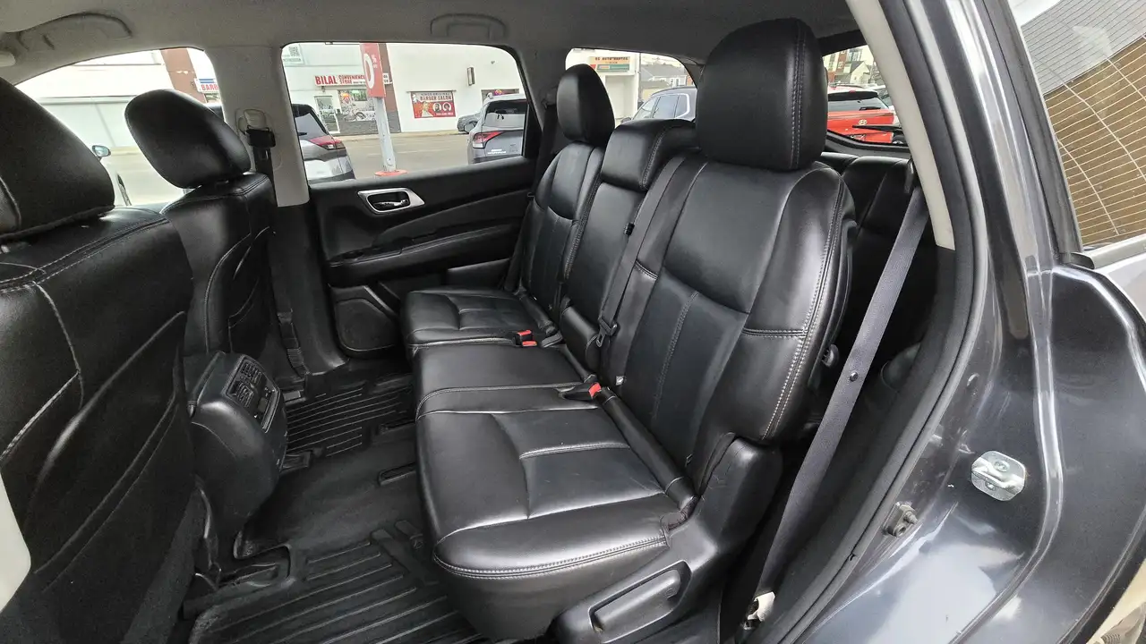 Nissan Pathfinder снимка Nissan Pathfinder