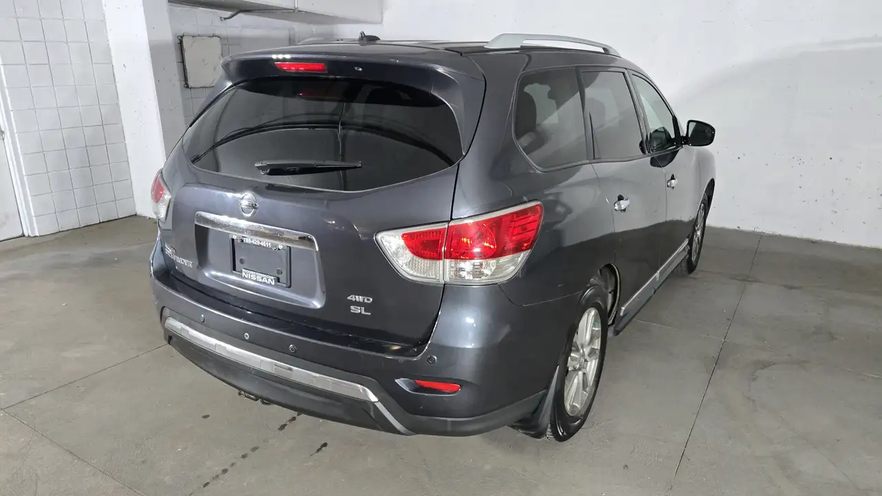 Nissan Pathfinder снимка Nissan Pathfinder