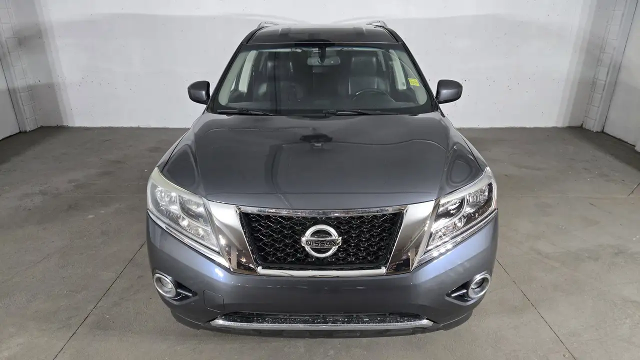 Nissan Pathfinder снимка Nissan Pathfinder