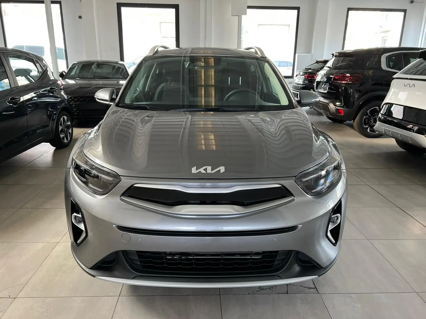 Kia Stonic 1.2 MPi 79CV GPL Style Special edition nuova km0 Grigio - 2