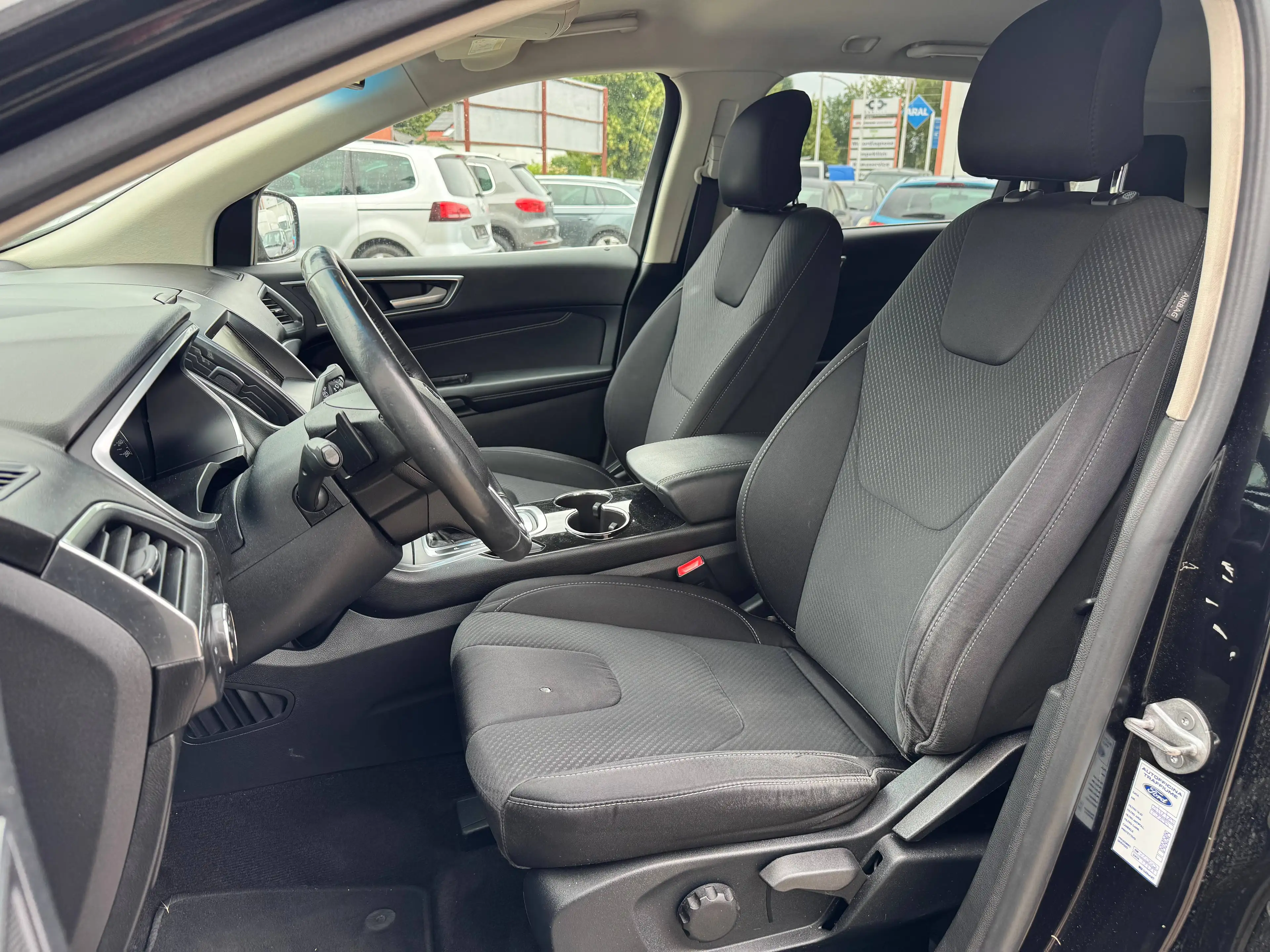 Ford Edge Titanium 4x4 — photo 10