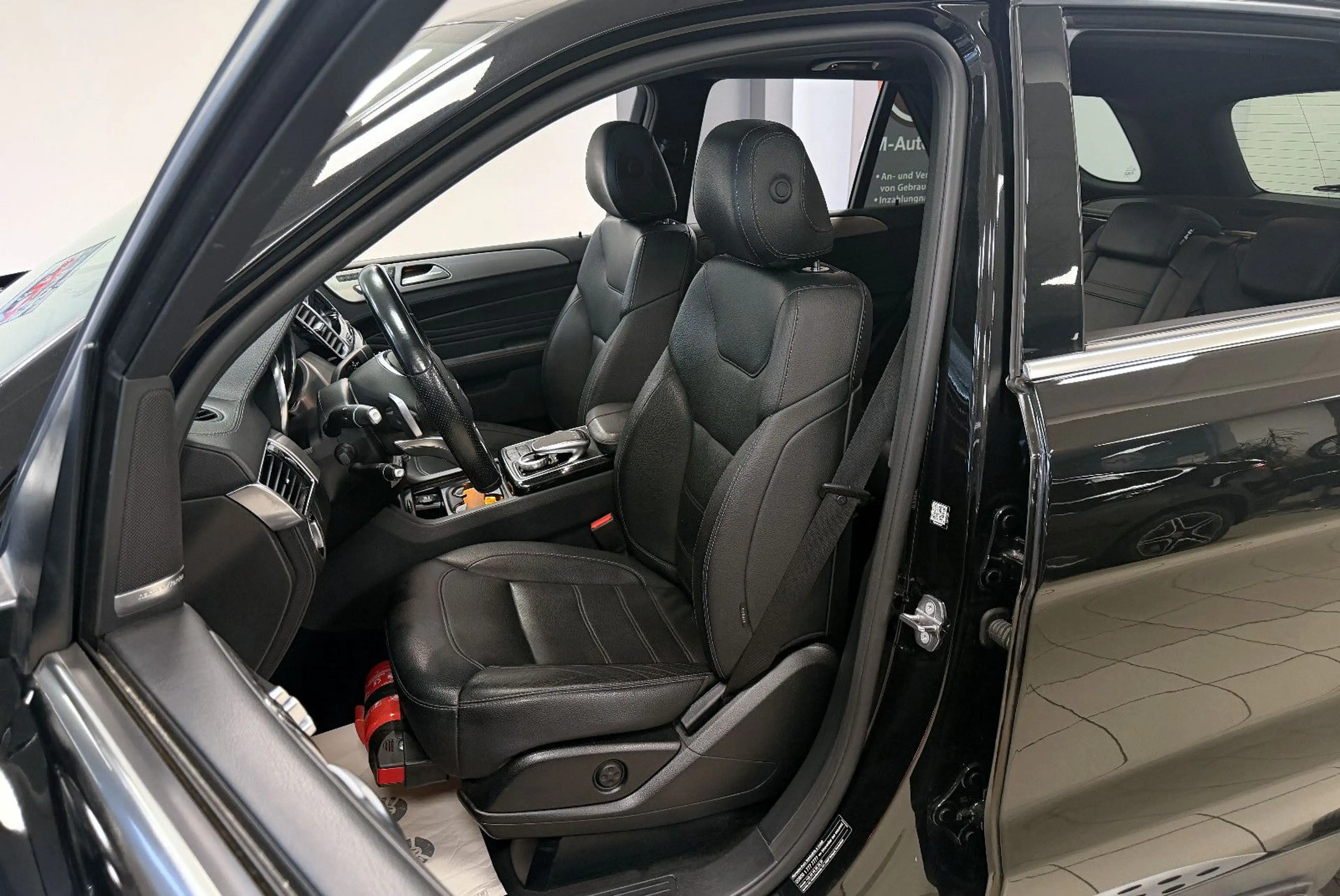 Mercedes-Benz GLE 350 4M *AMG*Night*GlasSD*ACC*AHK*Memory*360° — photo 6