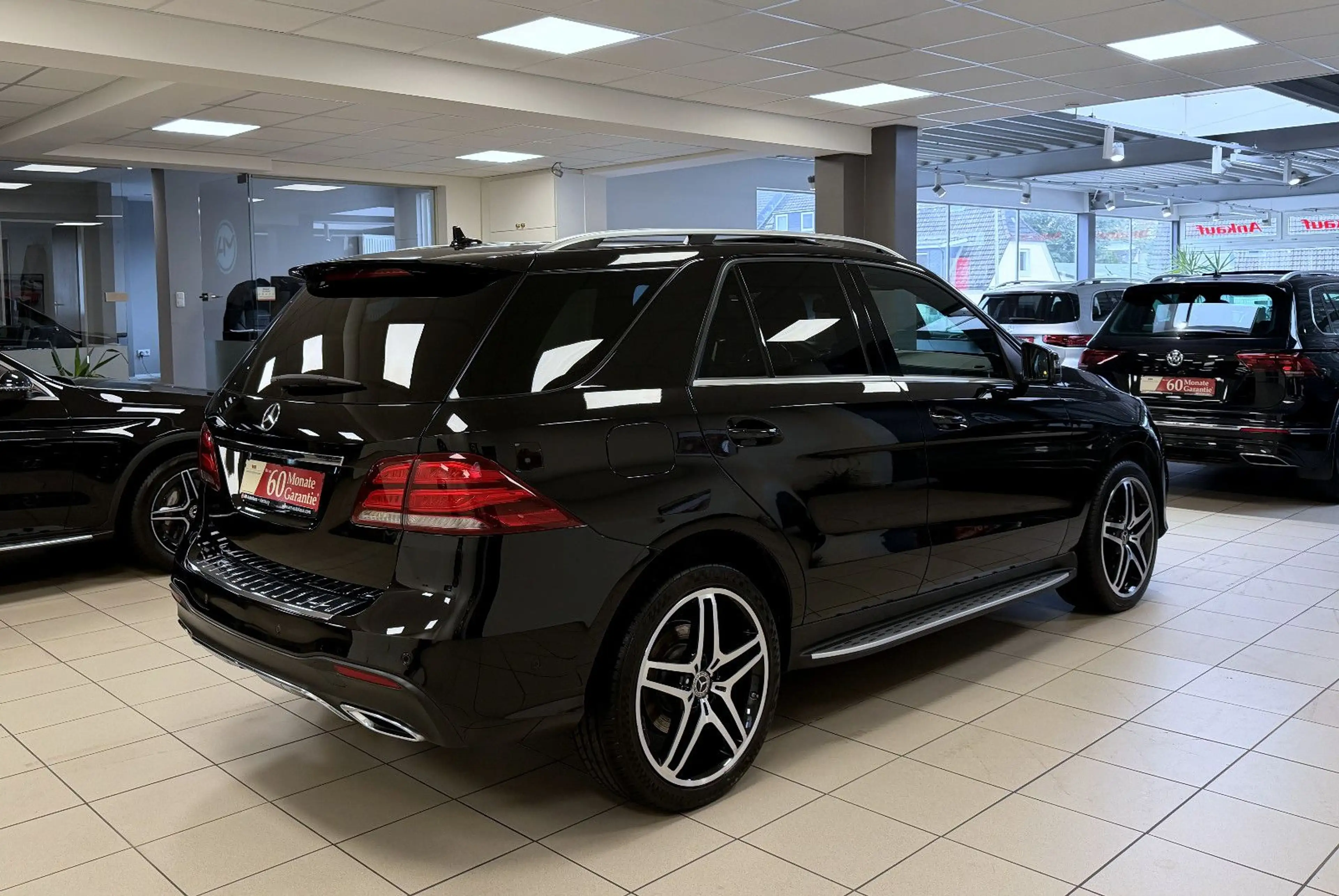 Mercedes-Benz GLE 350 4M *AMG*Night*GlasSD*ACC*AHK*Memory*360° — photo 3