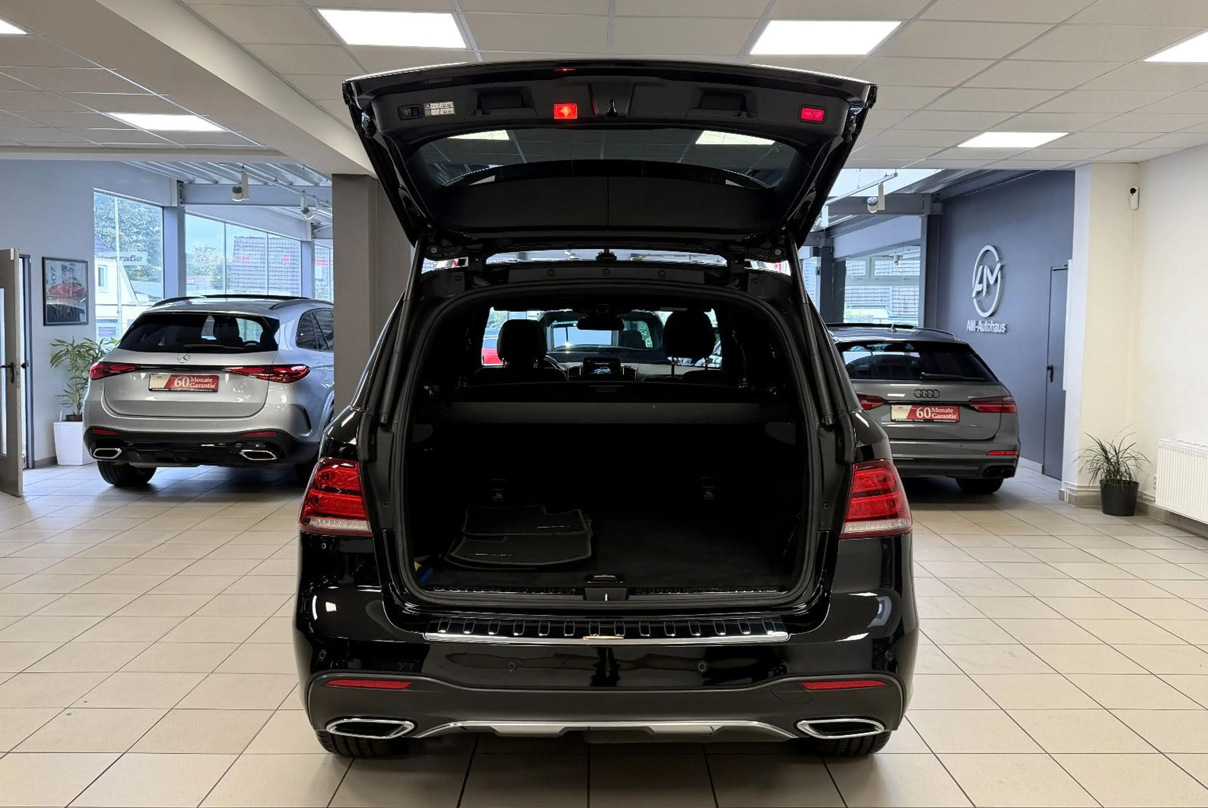 Mercedes-Benz GLE 350 4M *AMG*Night*GlasSD*ACC*AHK*Memory*360° — photo 11