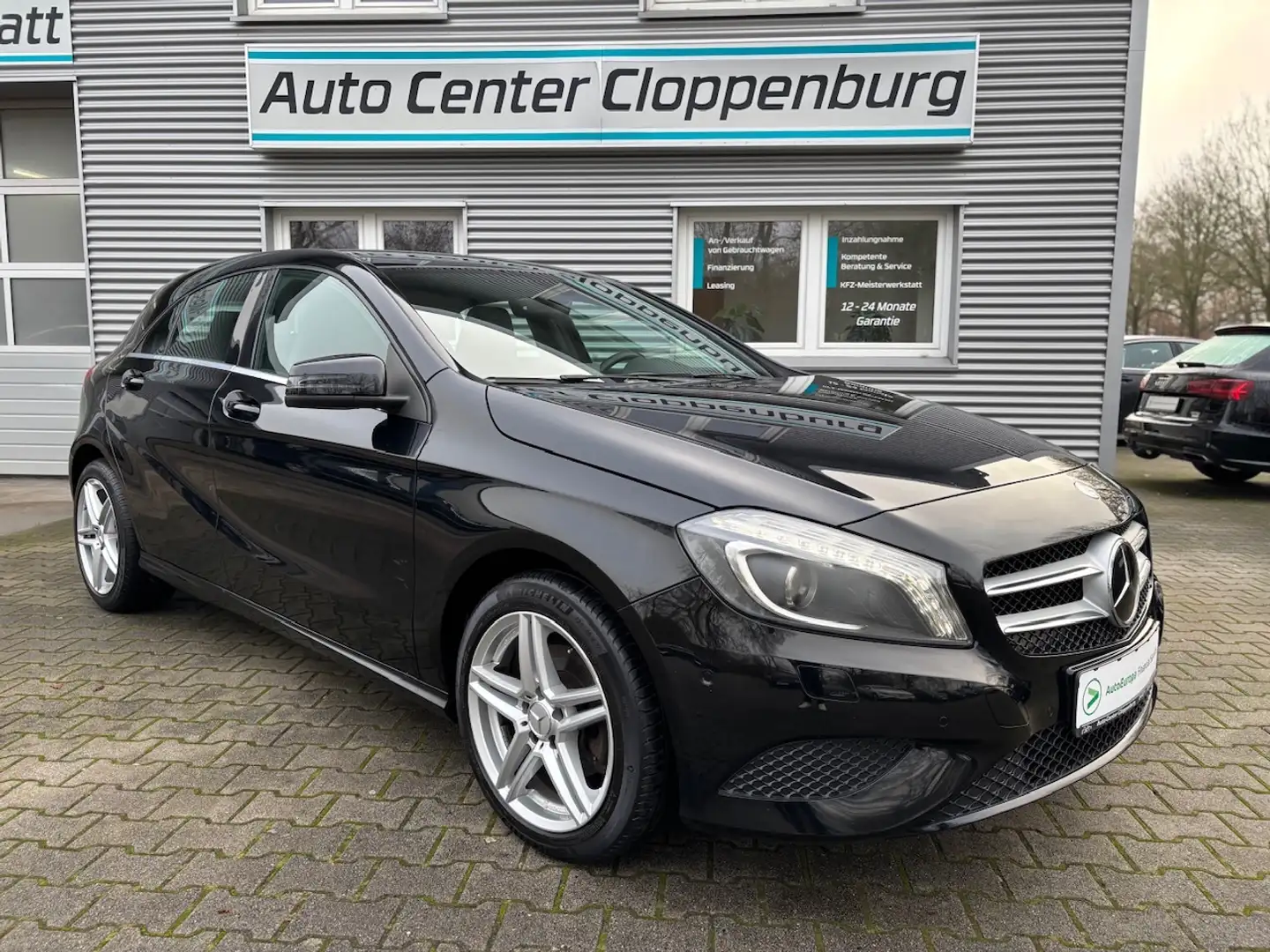 Mercedes-Benz A 200 d Urban Zwart - 1