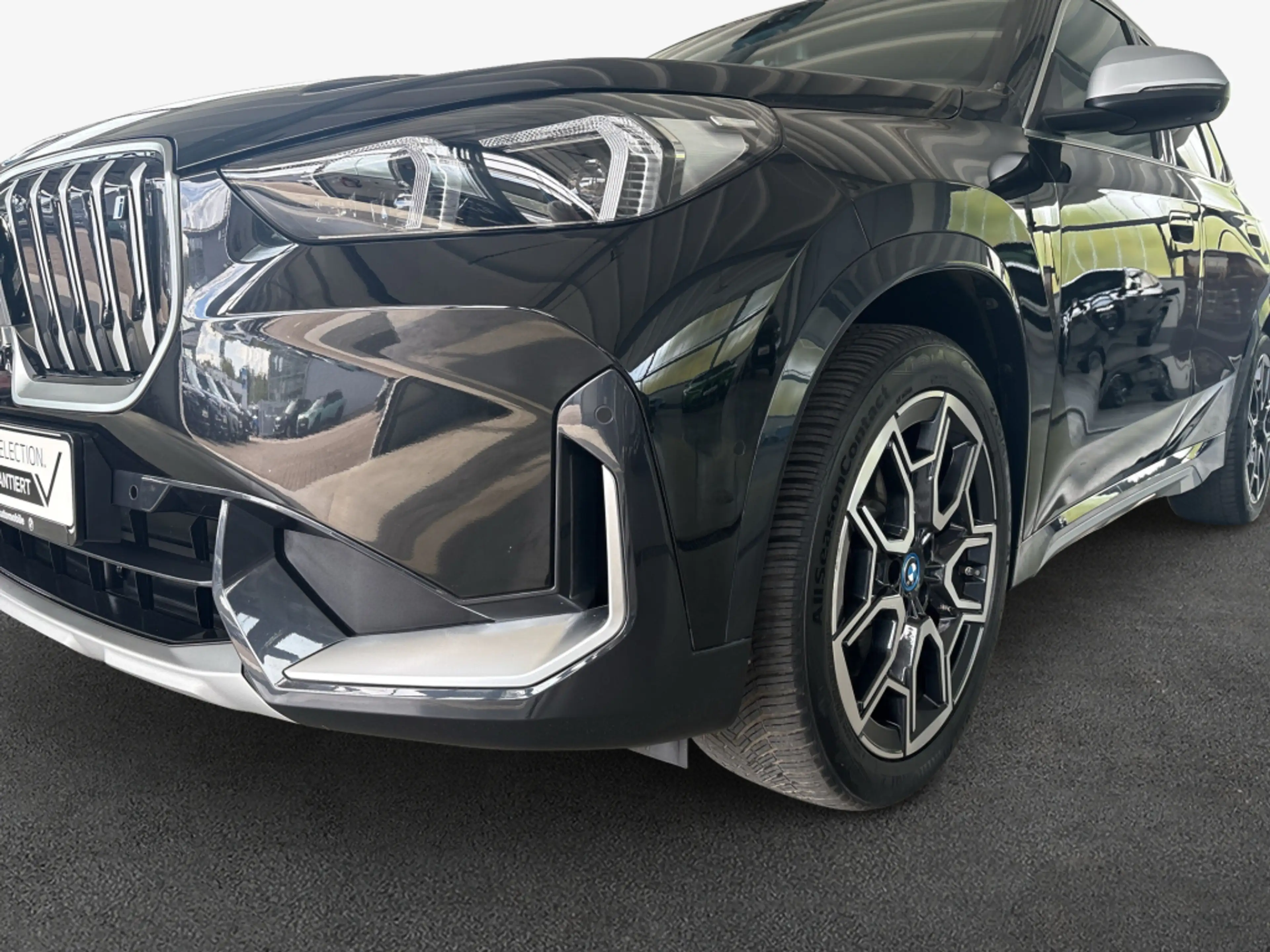 BMW iX1 xDrive30 xLine LED* Head-Up* AHK* — photo 8
