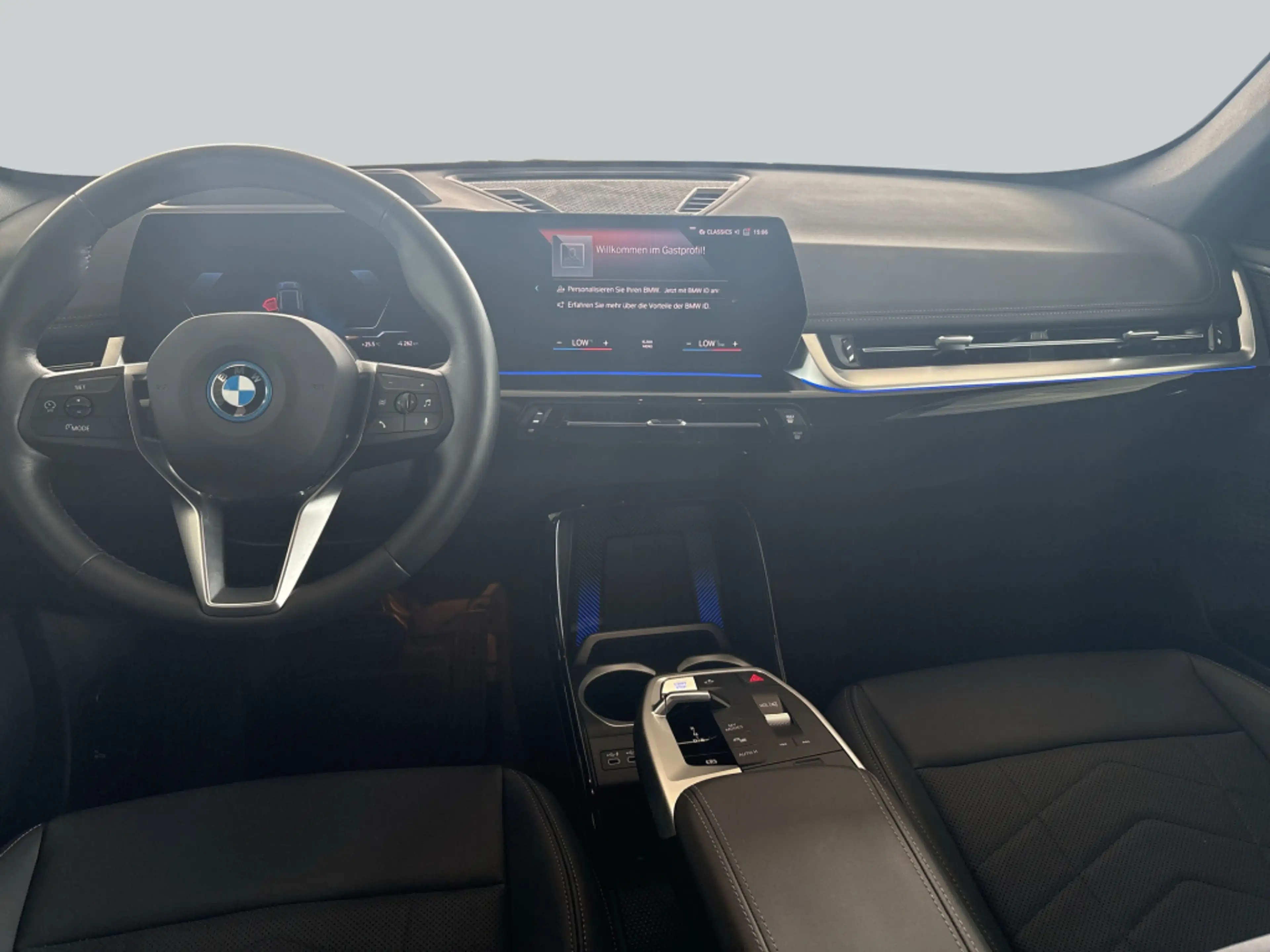BMW iX1 xDrive30 xLine LED* Head-Up* AHK* — photo 15