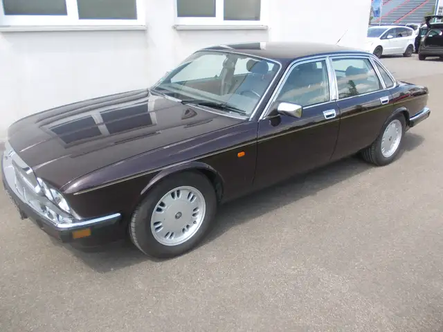 Jaguar Daimler XJ 4.0