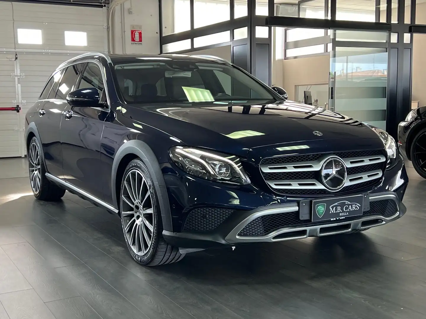 Mercedes-Benz E 220 SW All-Terrain d Premium 4matic auto Blauw - 1