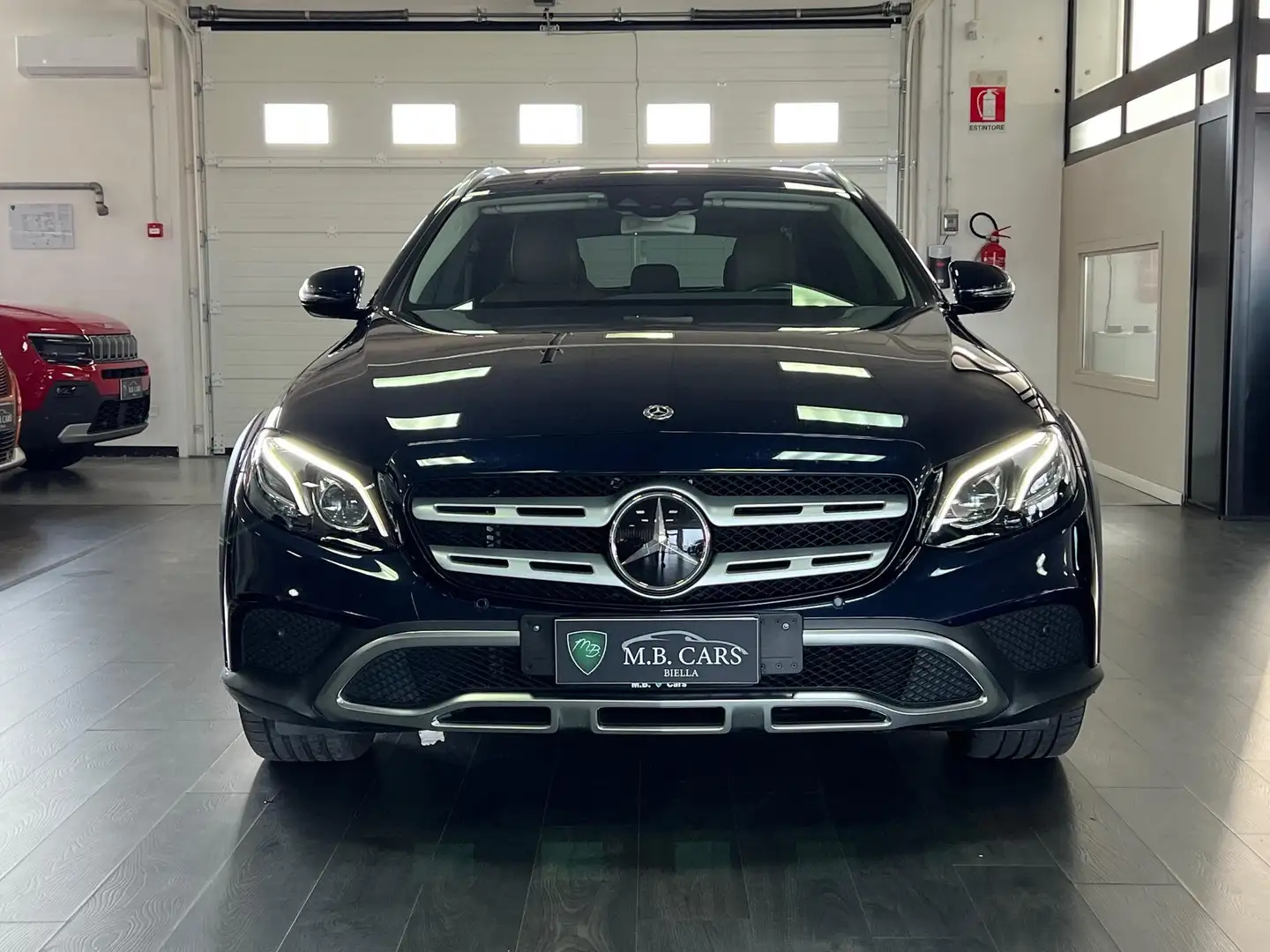 Mercedes-Benz E 220 SW All-Terrain d Premium 4matic auto Blauw - 2