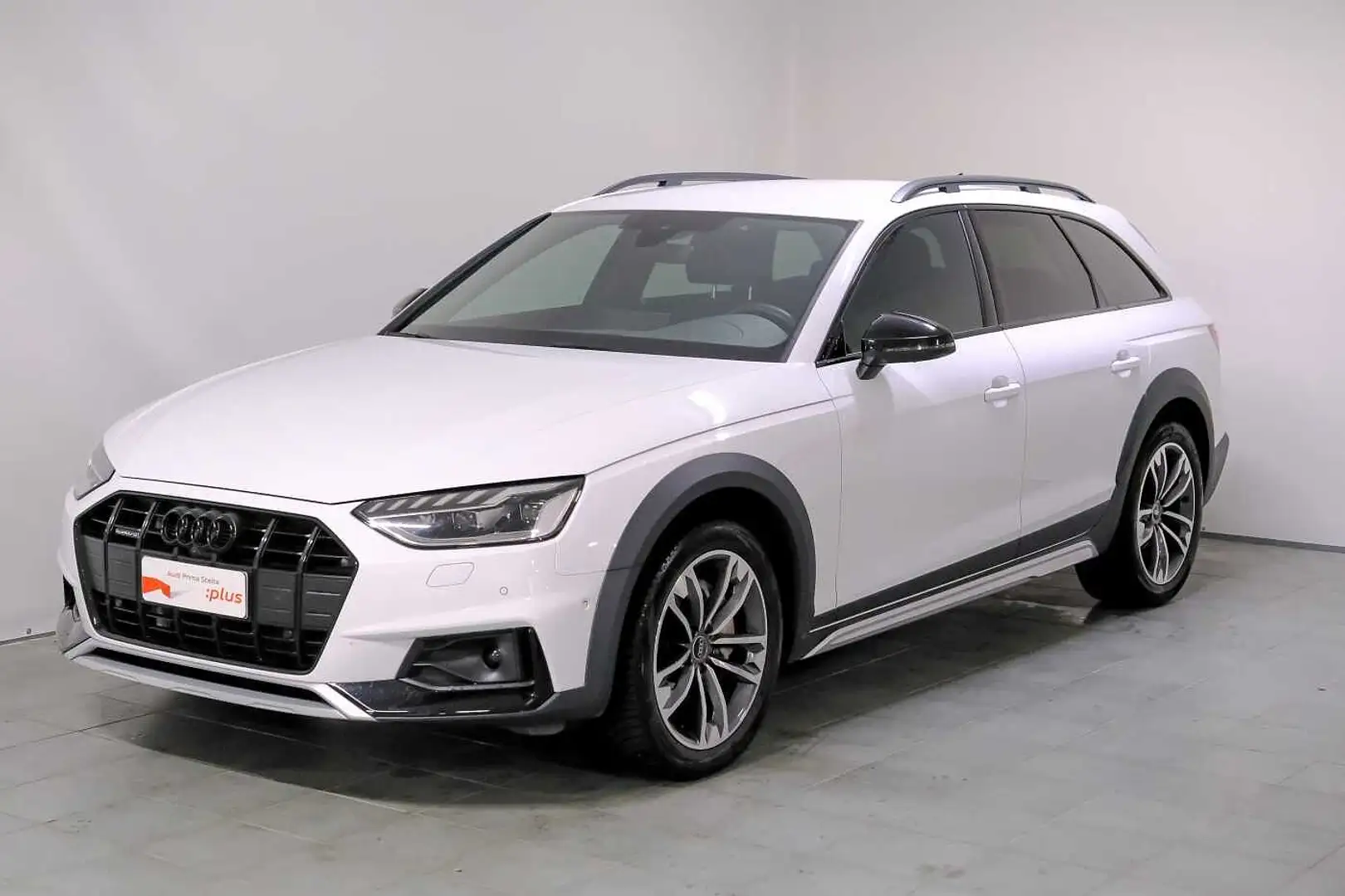 Audi A4 allroad 2ª serie 40 TDI 204 CV S tronic Identity C Bianco - 1