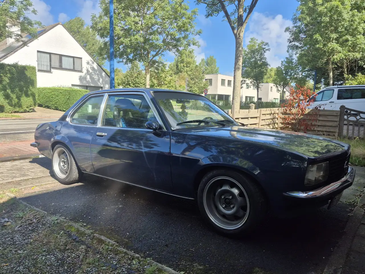 Opel Ascona, foto 3