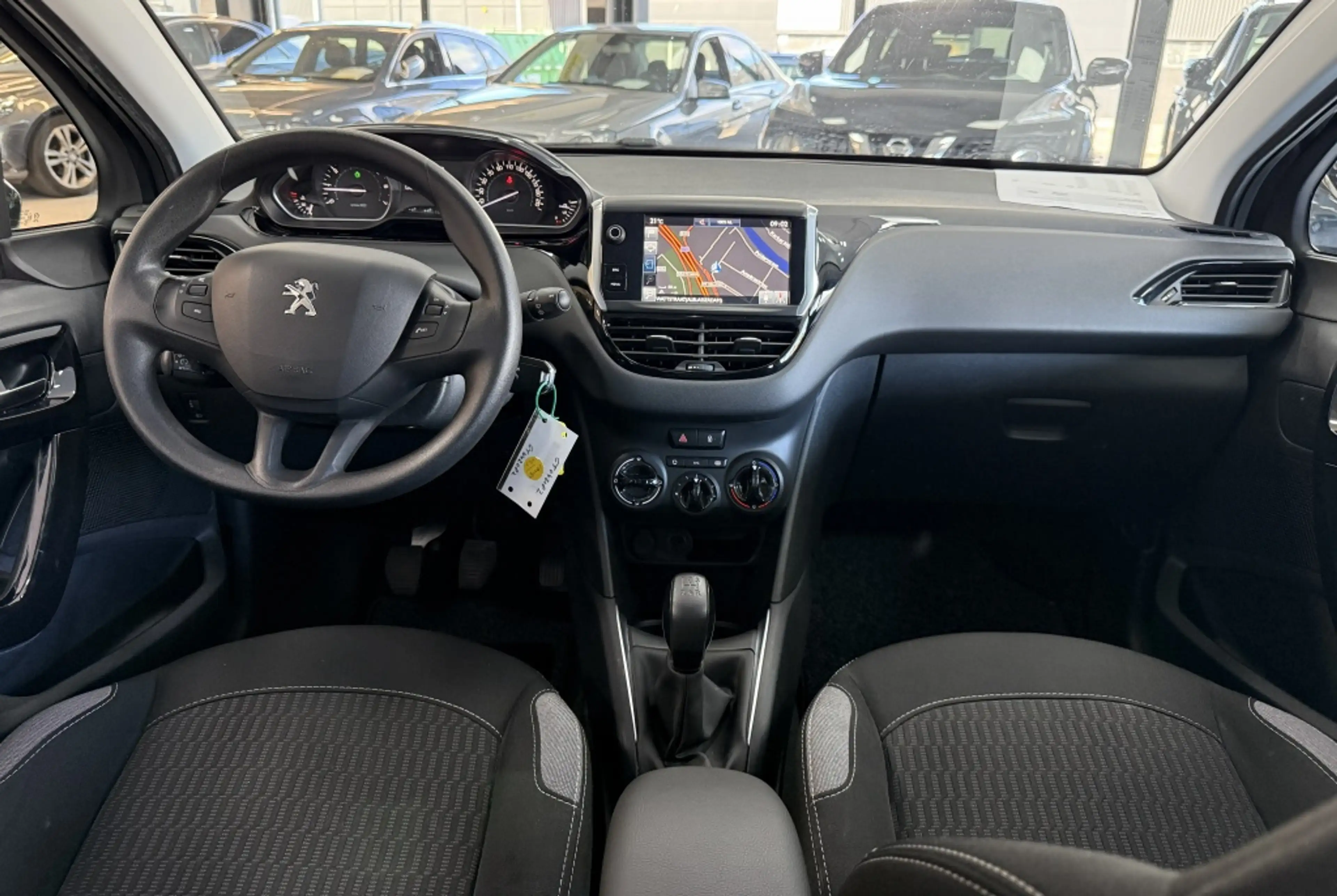 Peugeot 208 1.2 PureT. Blue Lion Bovag Garantie NAP — photo 4