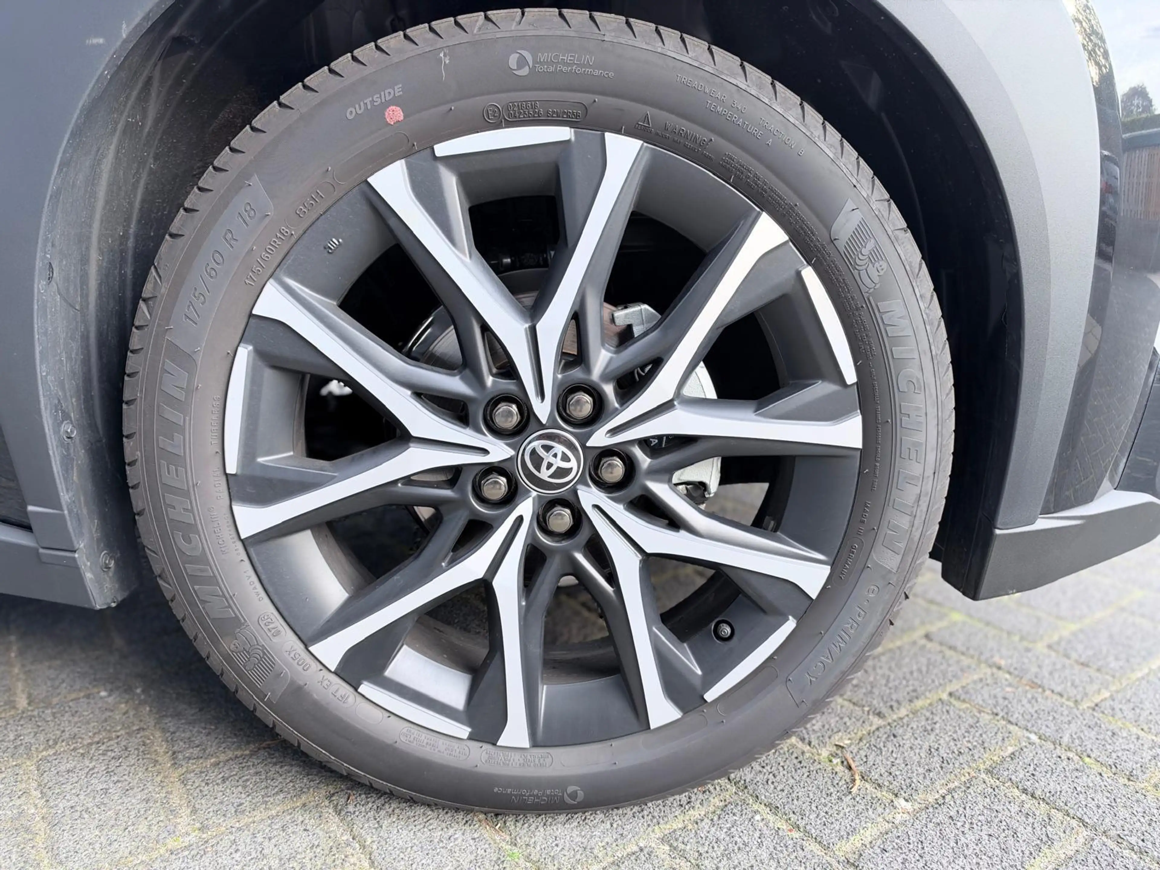 Toyota Aygo X Hybrid 115 GR Sport Automaat | JBL | LED | Keyless — photo 12
