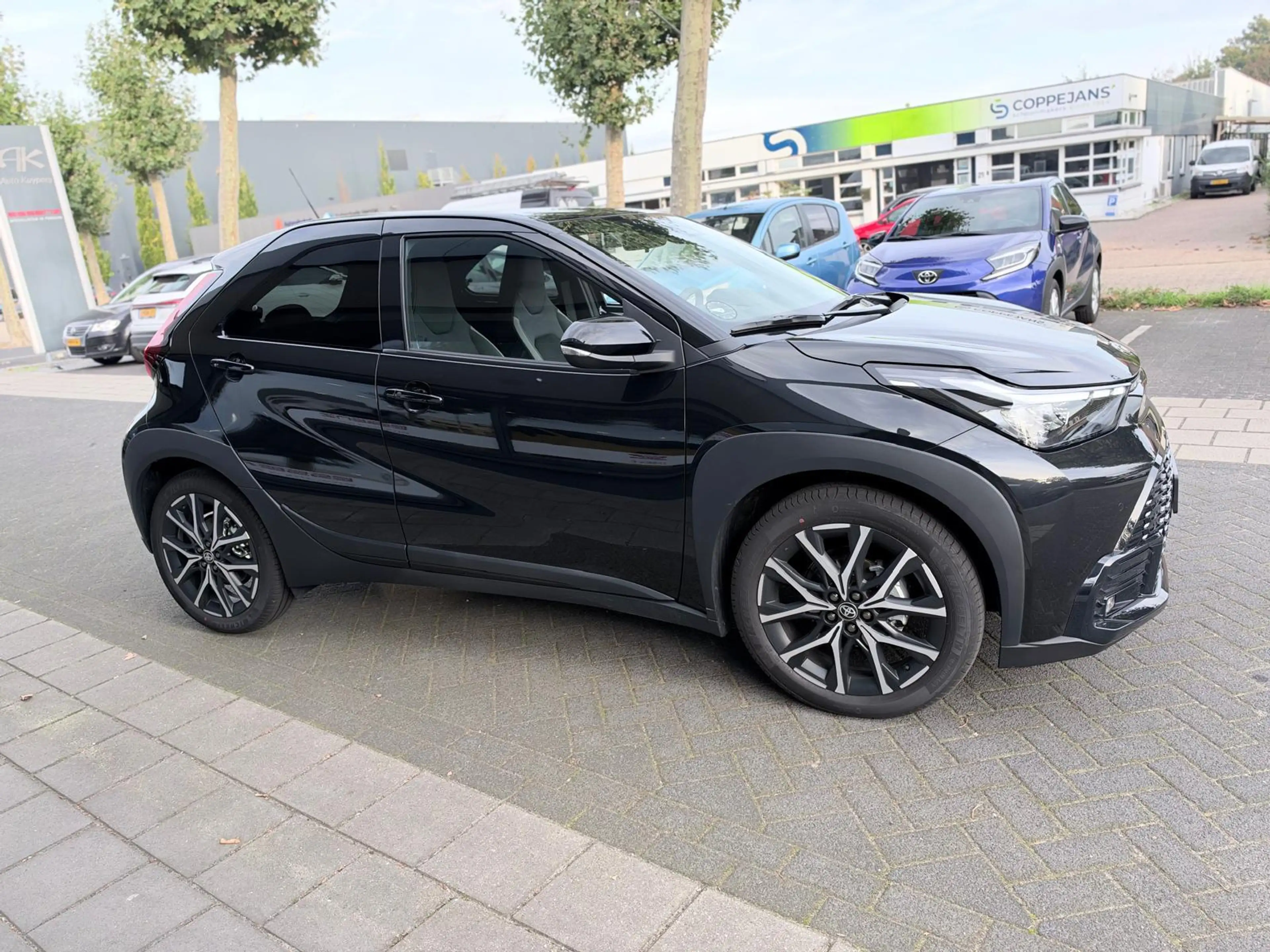 Toyota Aygo X Hybrid 115 GR Sport Automaat | JBL | LED | Keyless — photo 2