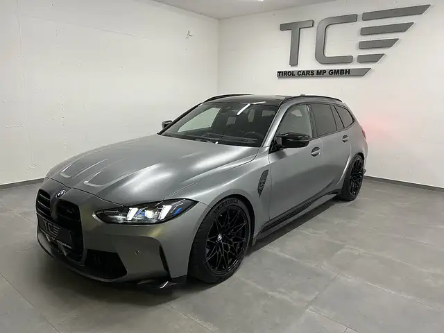 BMW M3 view 3