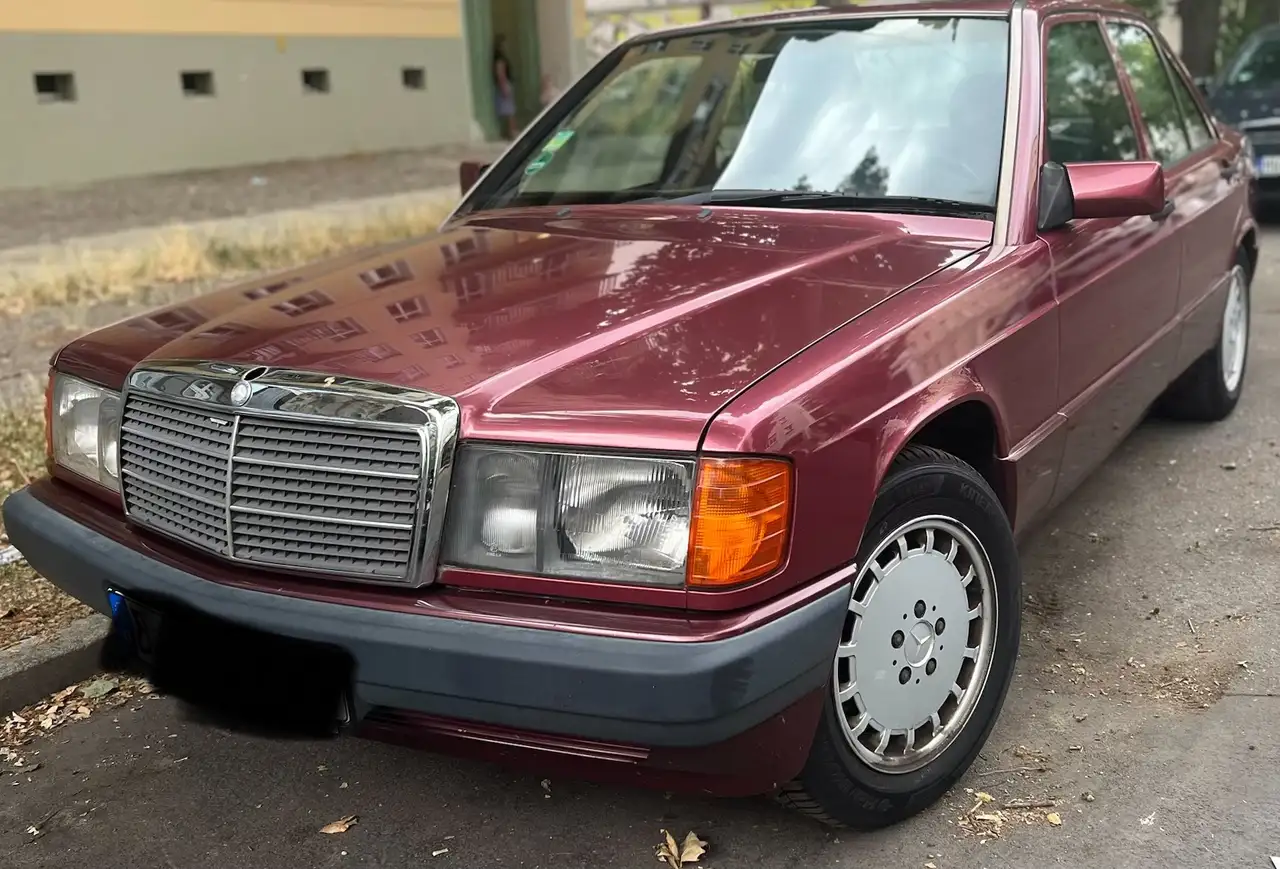 Mercedes-Benz 190 E 2.3, foto 1