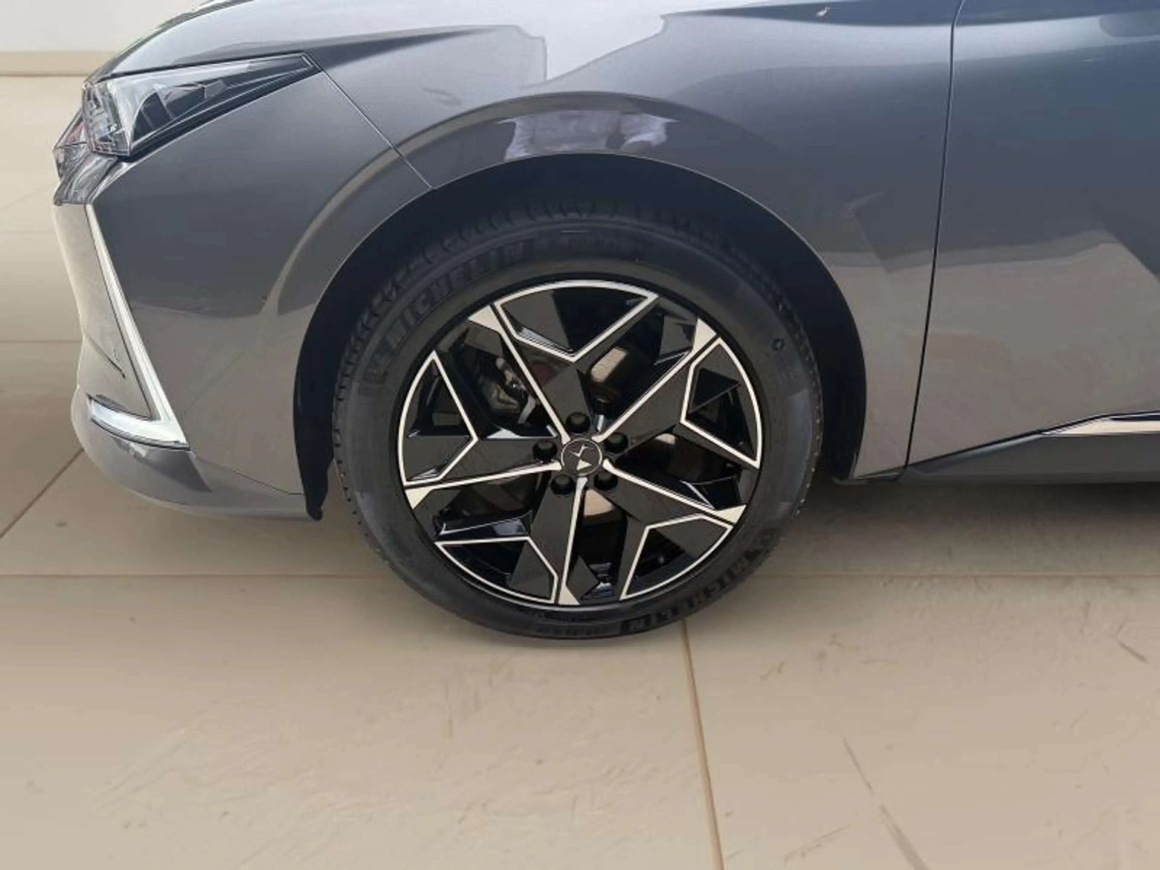 DS Automobiles DS 4 PALLAS MICRO HYBRID — photo 14