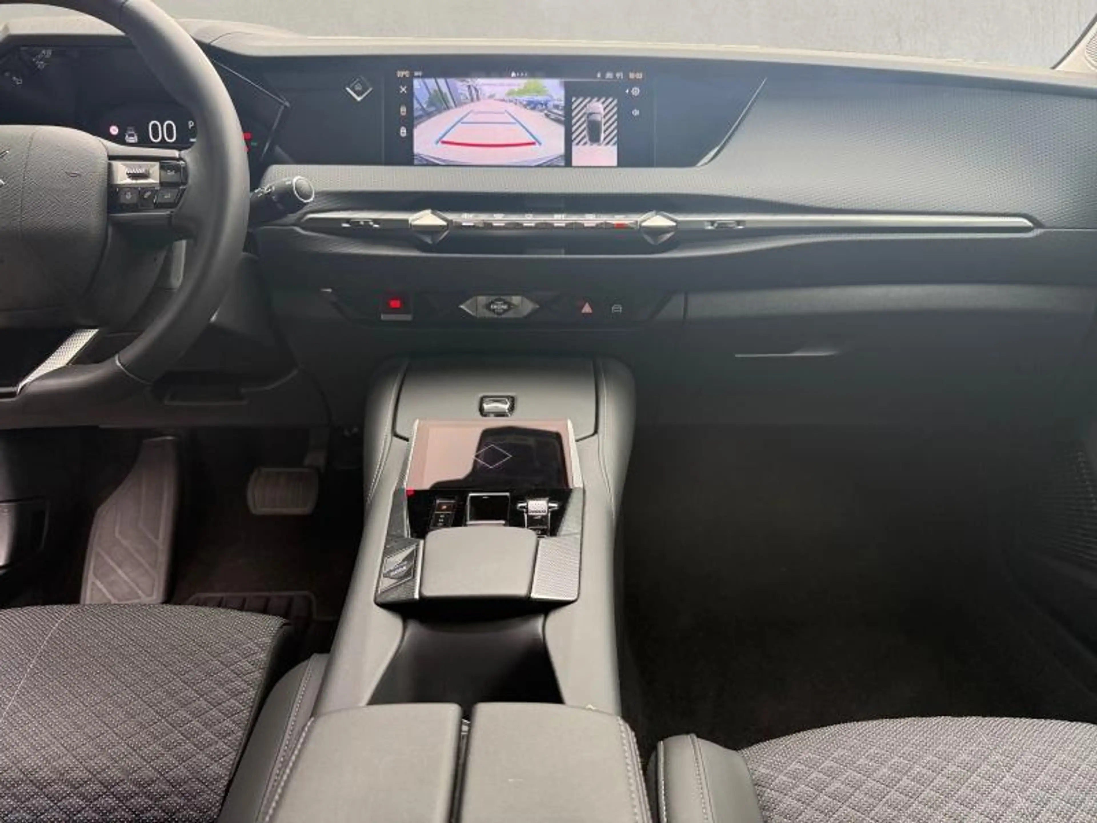 DS Automobiles DS 4 PALLAS MICRO HYBRID — photo 11