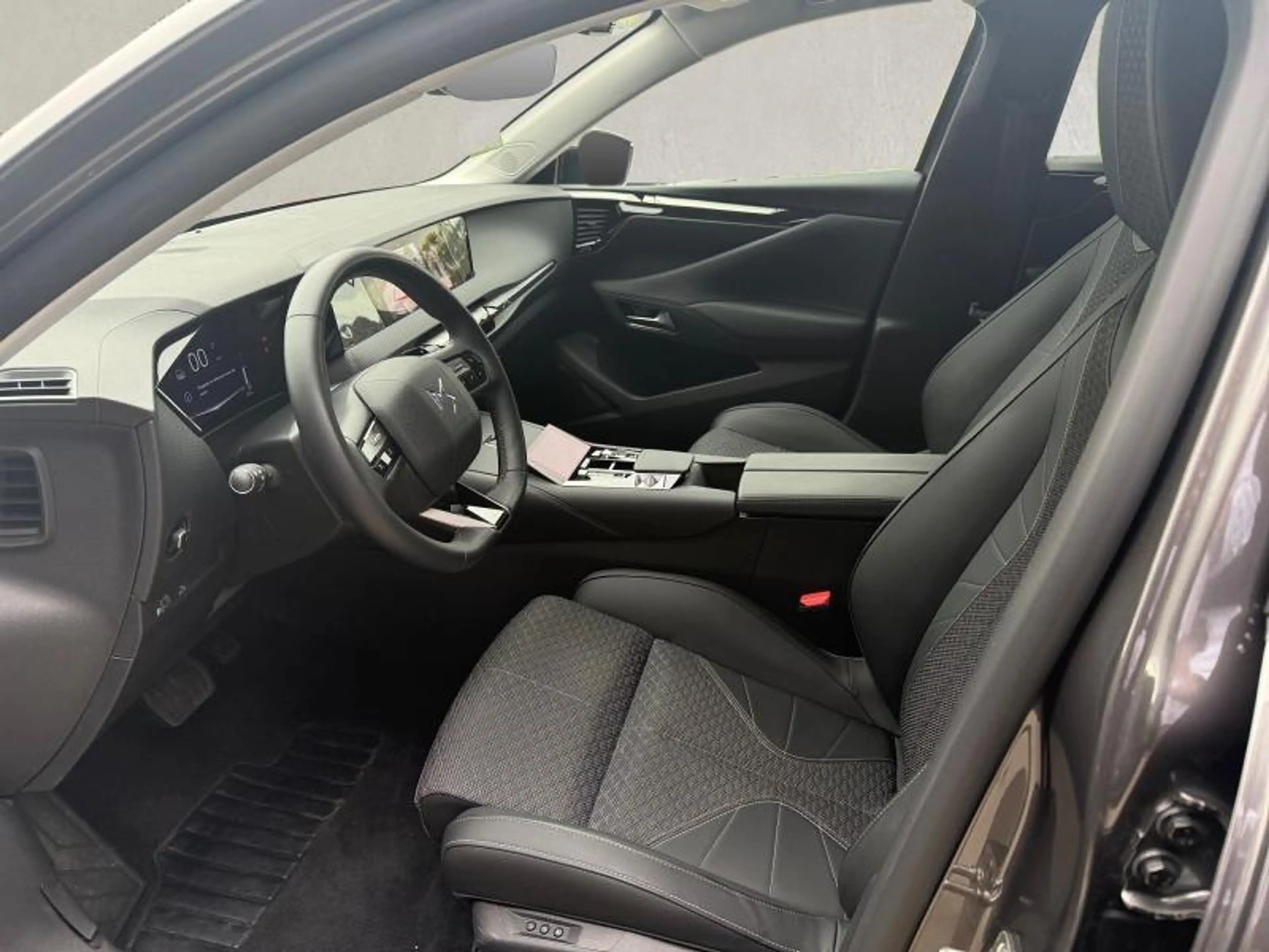 DS Automobiles DS 4 PALLAS MICRO HYBRID — photo 9