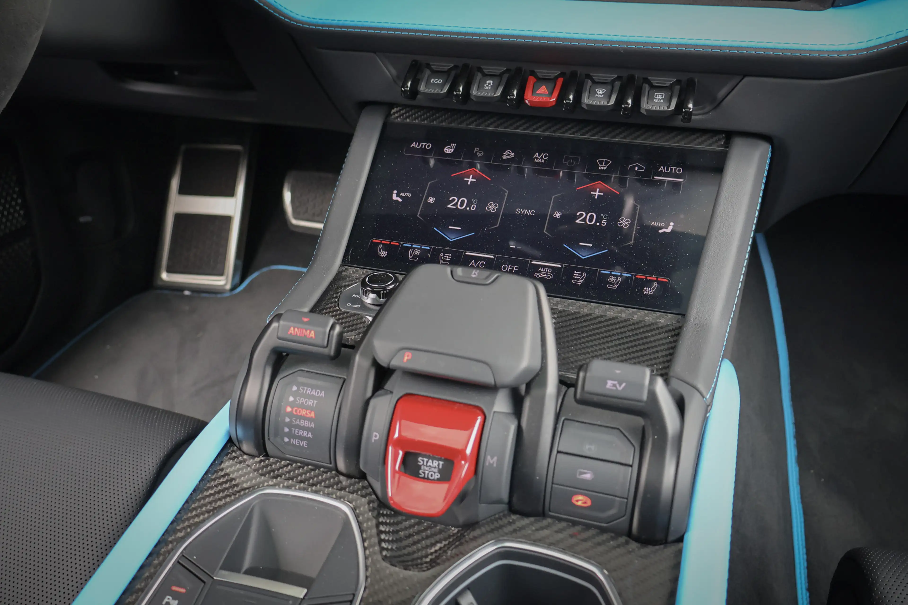 Lamborghini Urus 4.0 V8 Hybrid SE | ADPATIVE | AKRAPOVIC | TREKHAAK — photo 25
