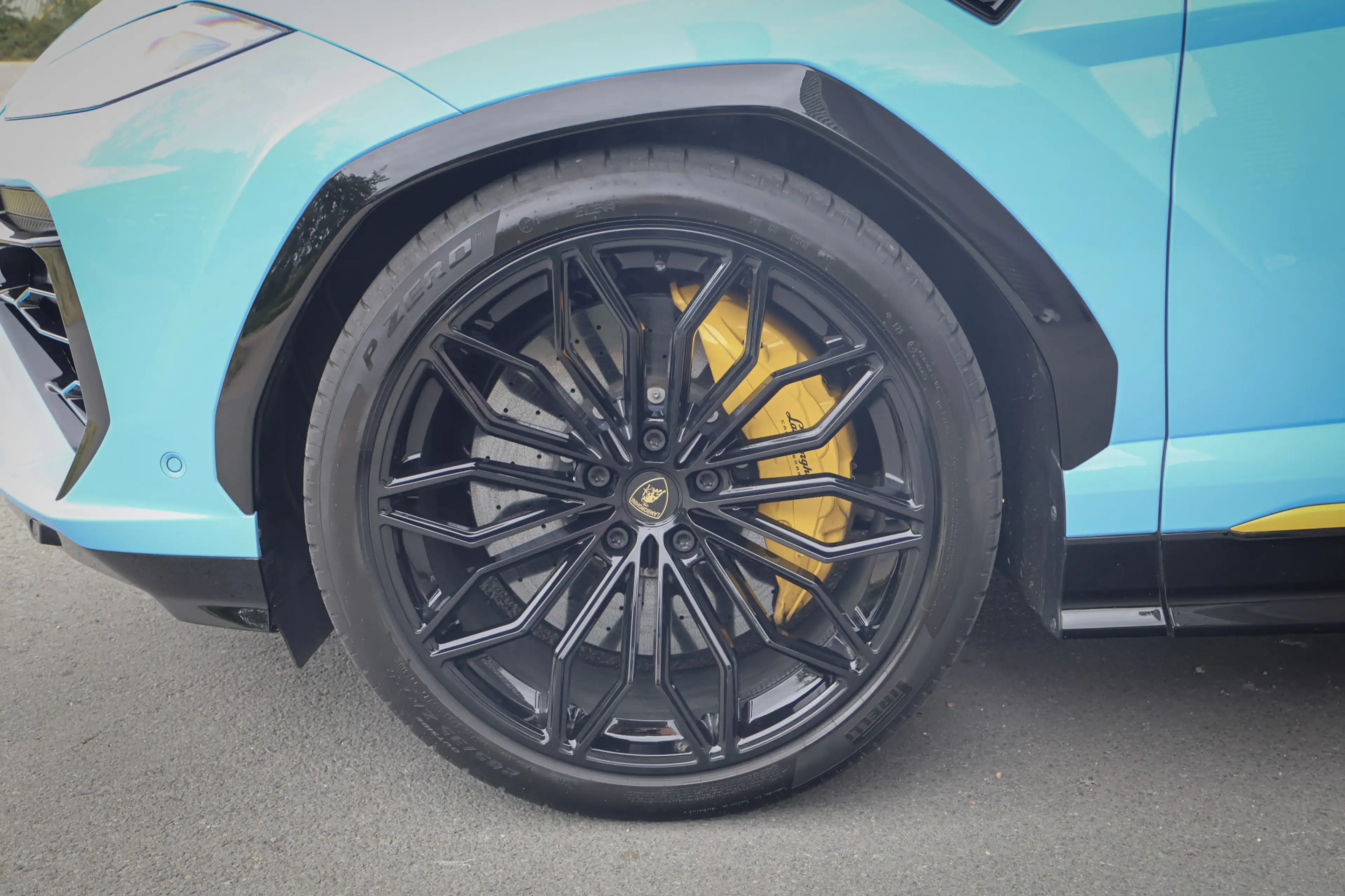 Lamborghini Urus 4.0 V8 Hybrid SE | ADPATIVE | AKRAPOVIC | TREKHAAK — photo 16