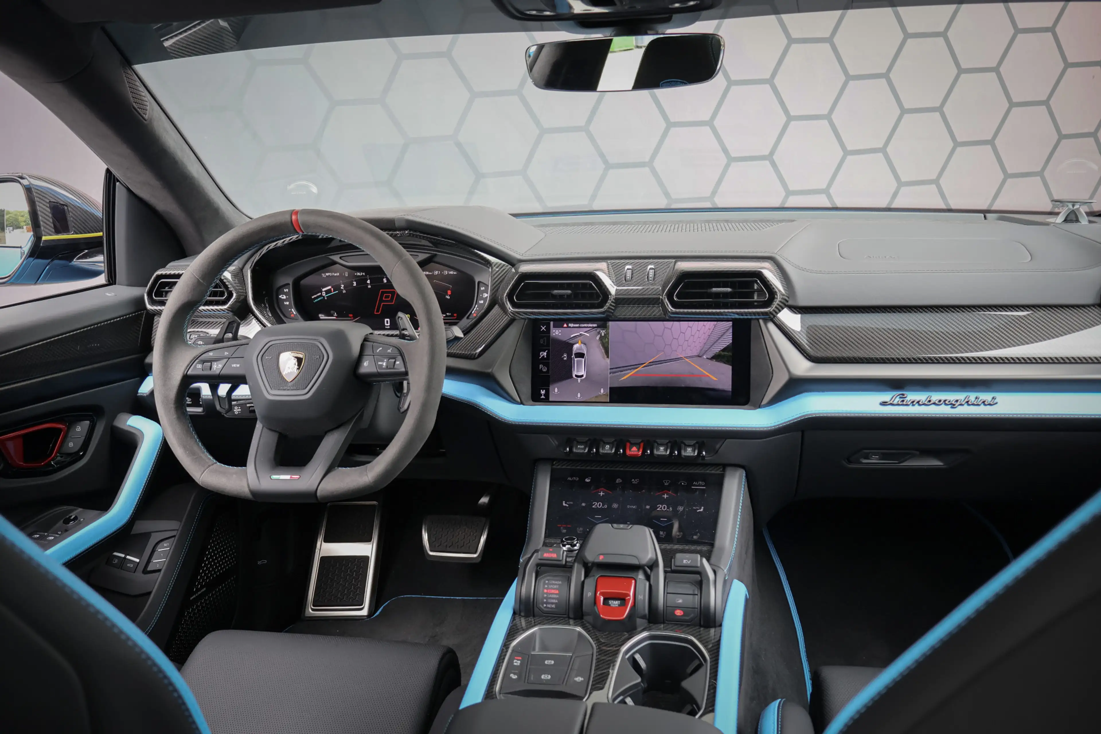 Lamborghini Urus 4.0 V8 Hybrid SE | ADPATIVE | AKRAPOVIC | TREKHAAK — photo 5