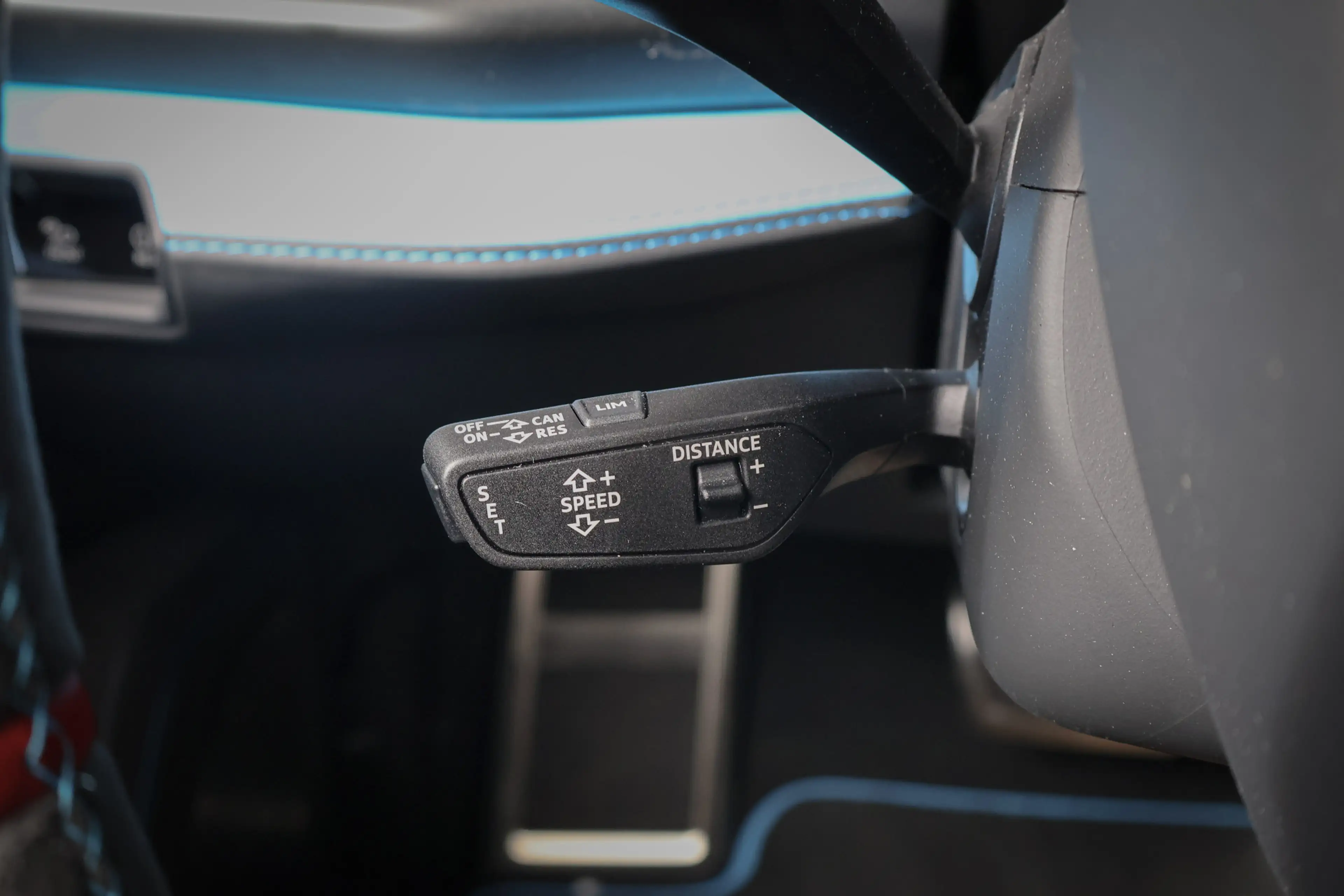 Lamborghini Urus 4.0 V8 Hybrid SE | ADPATIVE | AKRAPOVIC | TREKHAAK — photo 8