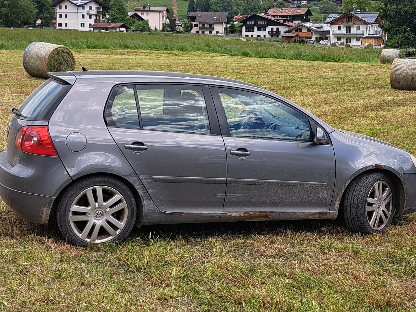Volkswagen Golf Golf 5p 2.0 tdi Comfortline Grigio - 2