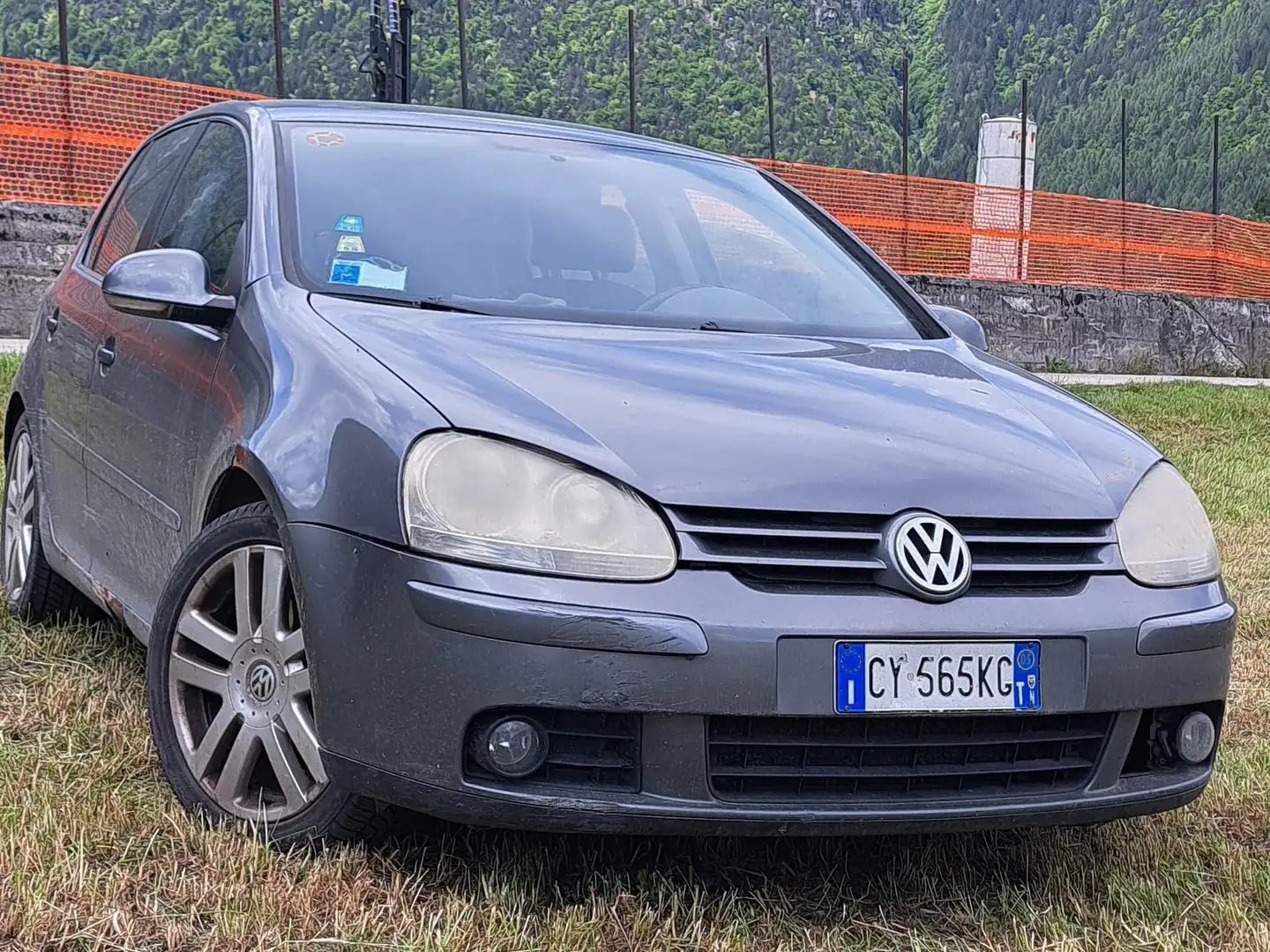 Volkswagen Golf Golf 5p 2.0 tdi Comfortline Grigio - 1