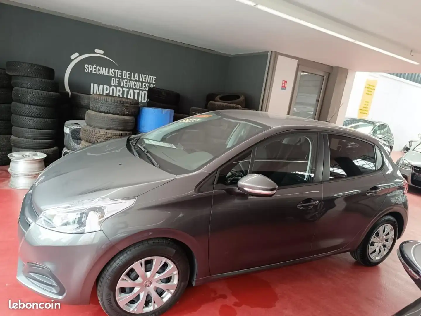 Peugeot 208 1.2 ess 82ch Finition Business confort pack garant Gris - 2