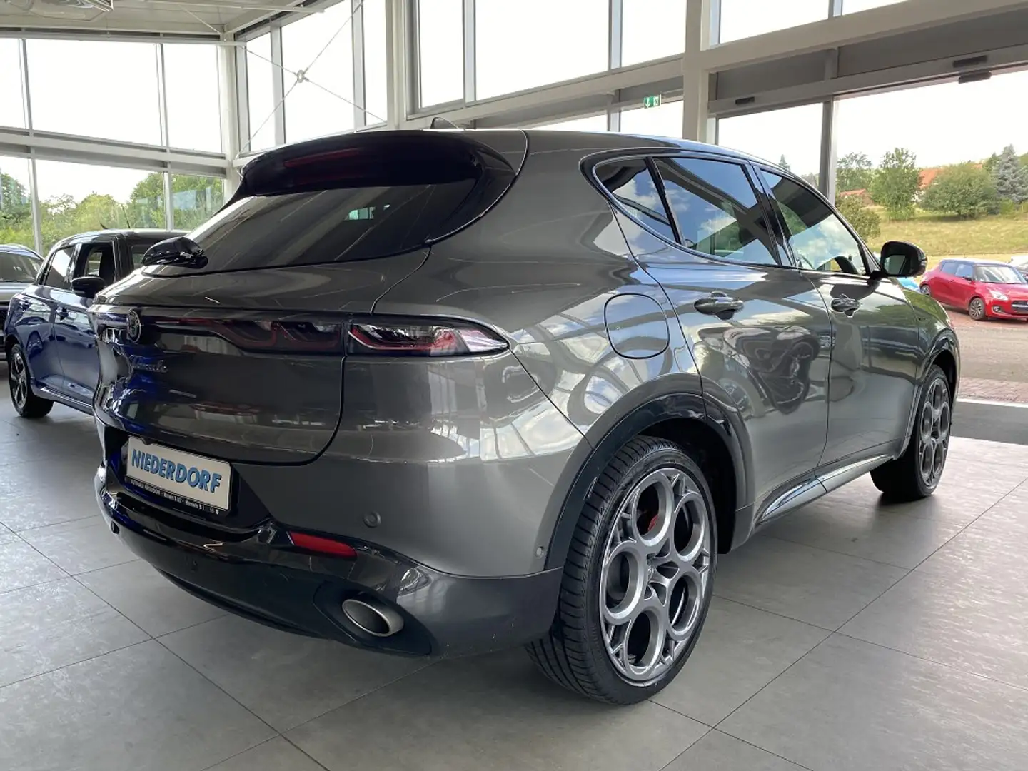 Alfa Romeo Tonale Plug-In-Hybrid Veloce AWD PREMIUM GARANTIE 08.27 Gris - 2