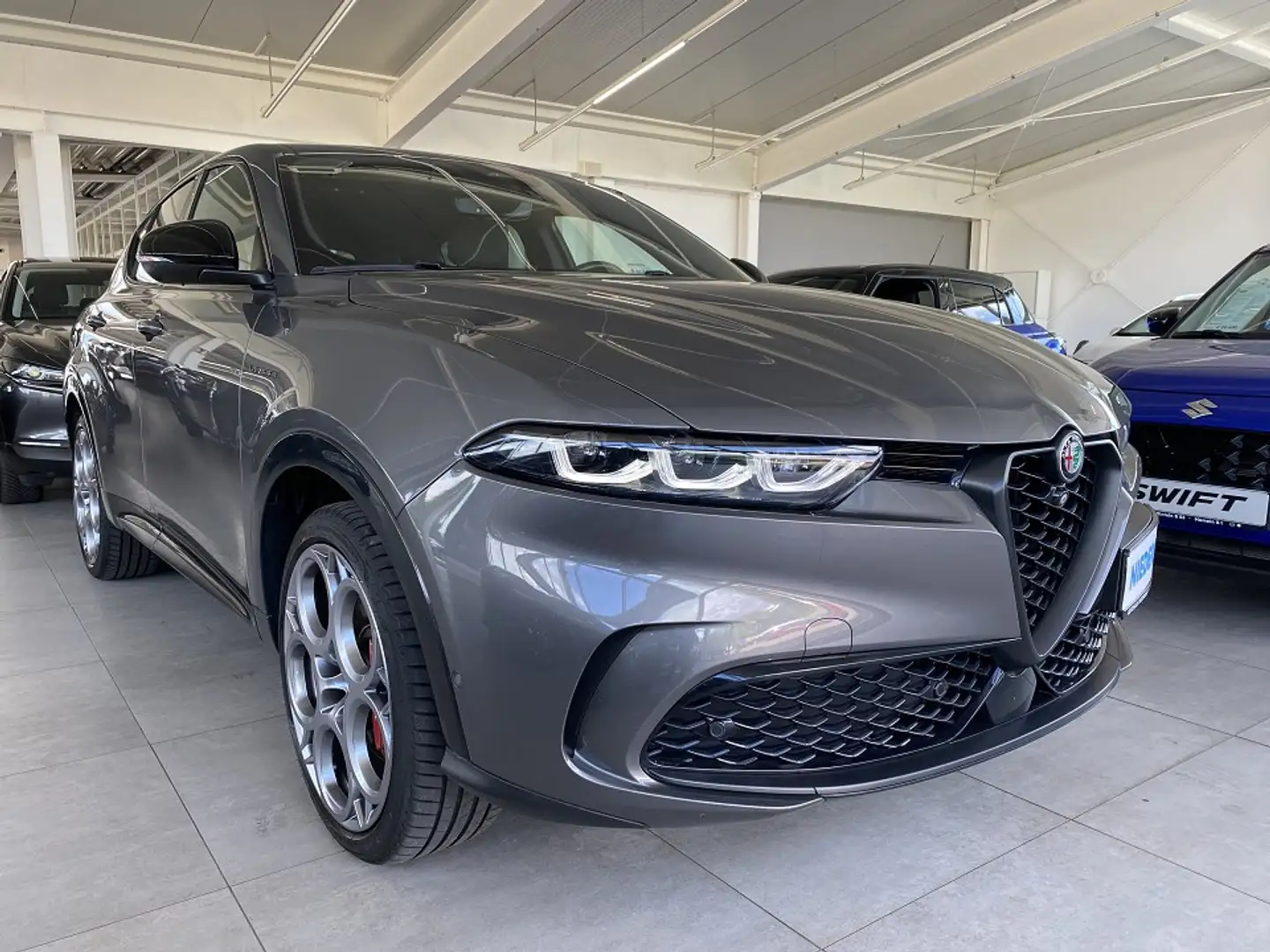 Alfa Romeo Tonale Plug-In-Hybrid Veloce AWD PREMIUM GARANTIE 08.27 Gris - 1