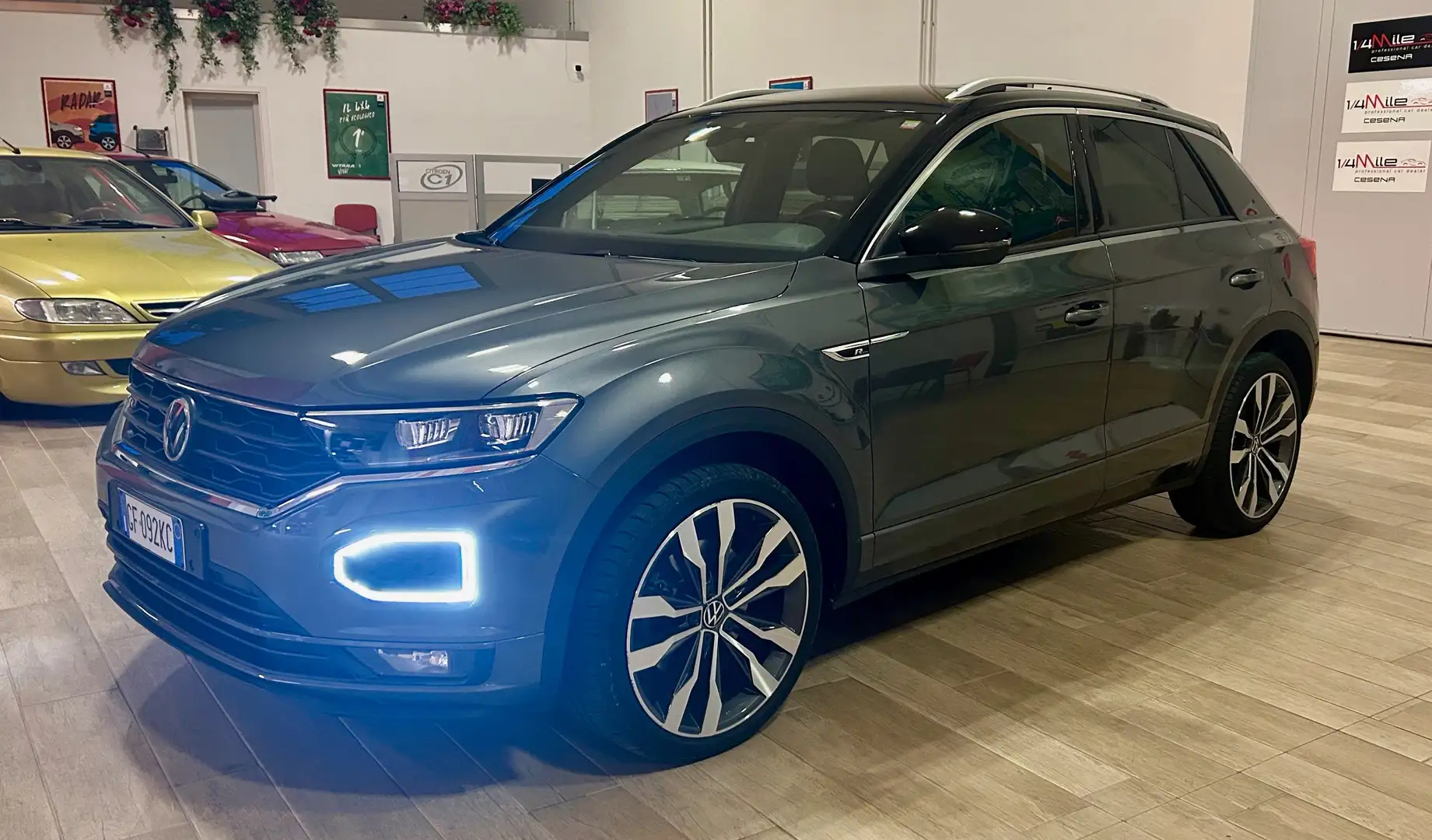Volkswagen T-Roc T-Roc 2.0 tdi Sport 4motion dsg R-LINE Gris - 1