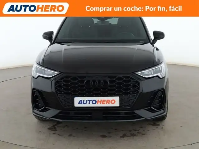 Audi Q3 view 9
