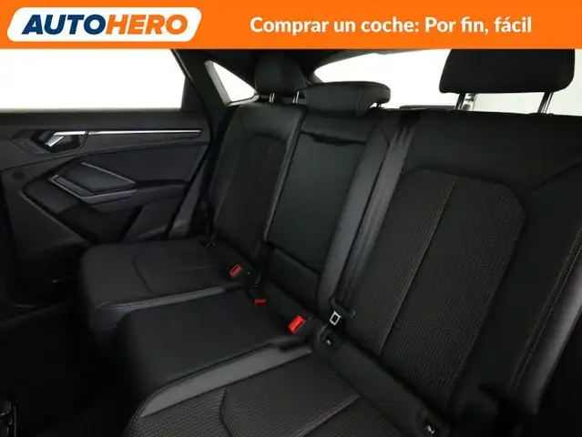 Audi Q3 view 15