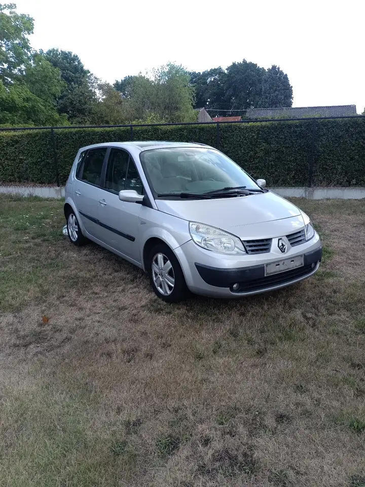 Renault Megane 1.6i 16v Privil�ge, foto 2