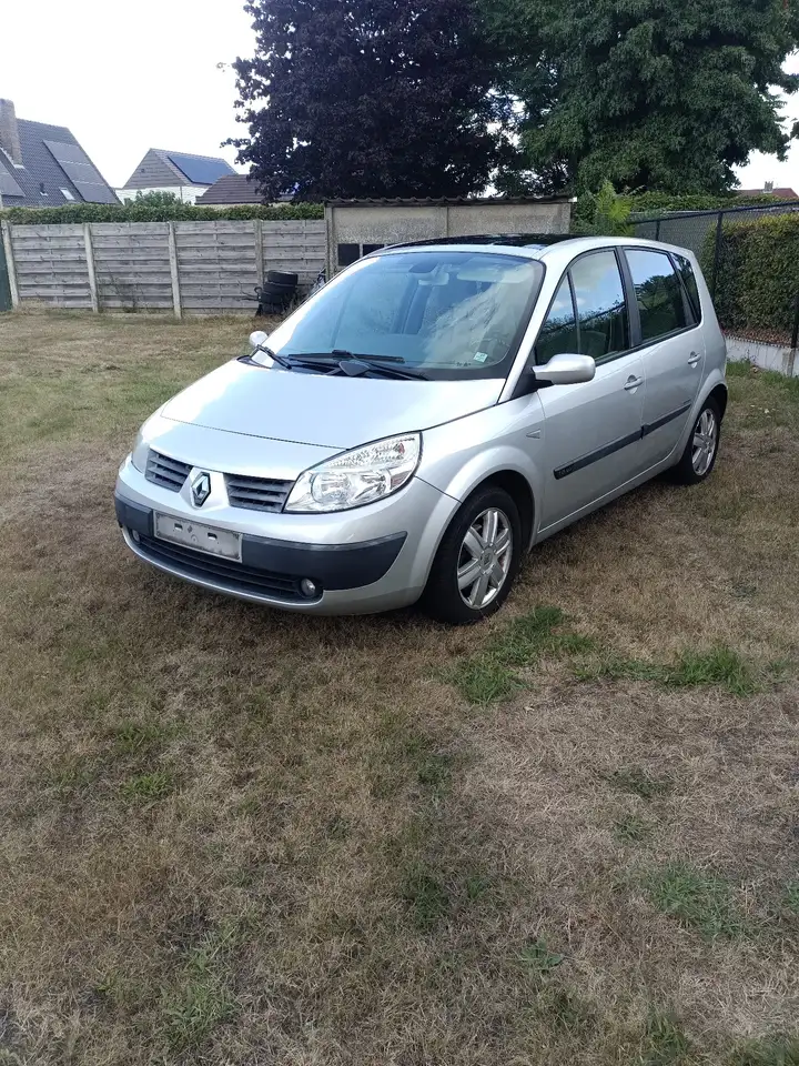Renault Megane 1.6i 16v Privil�ge, foto 1